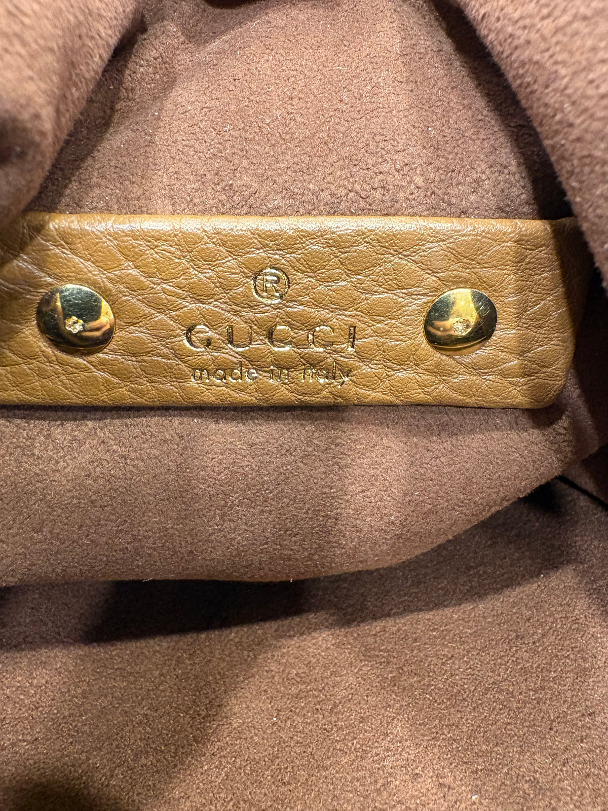 Gucci Softbit Borsa a Spalla Misura Media in Pelle Martellata Marrone Cammello