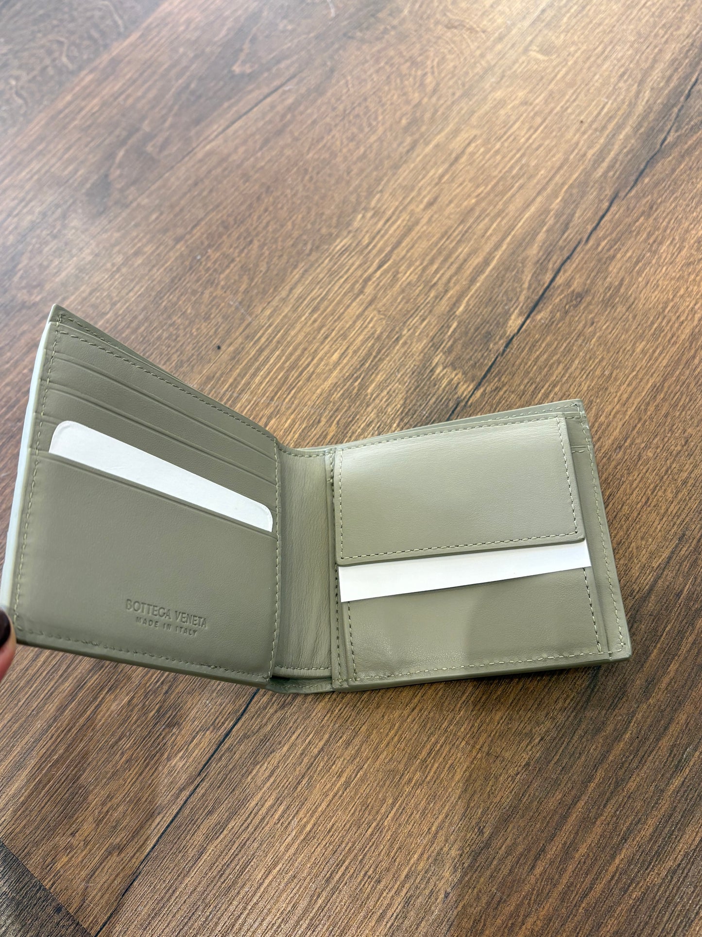 Bottega Veneta portafoglio da uomo in pelle intrecciata . Nuovo