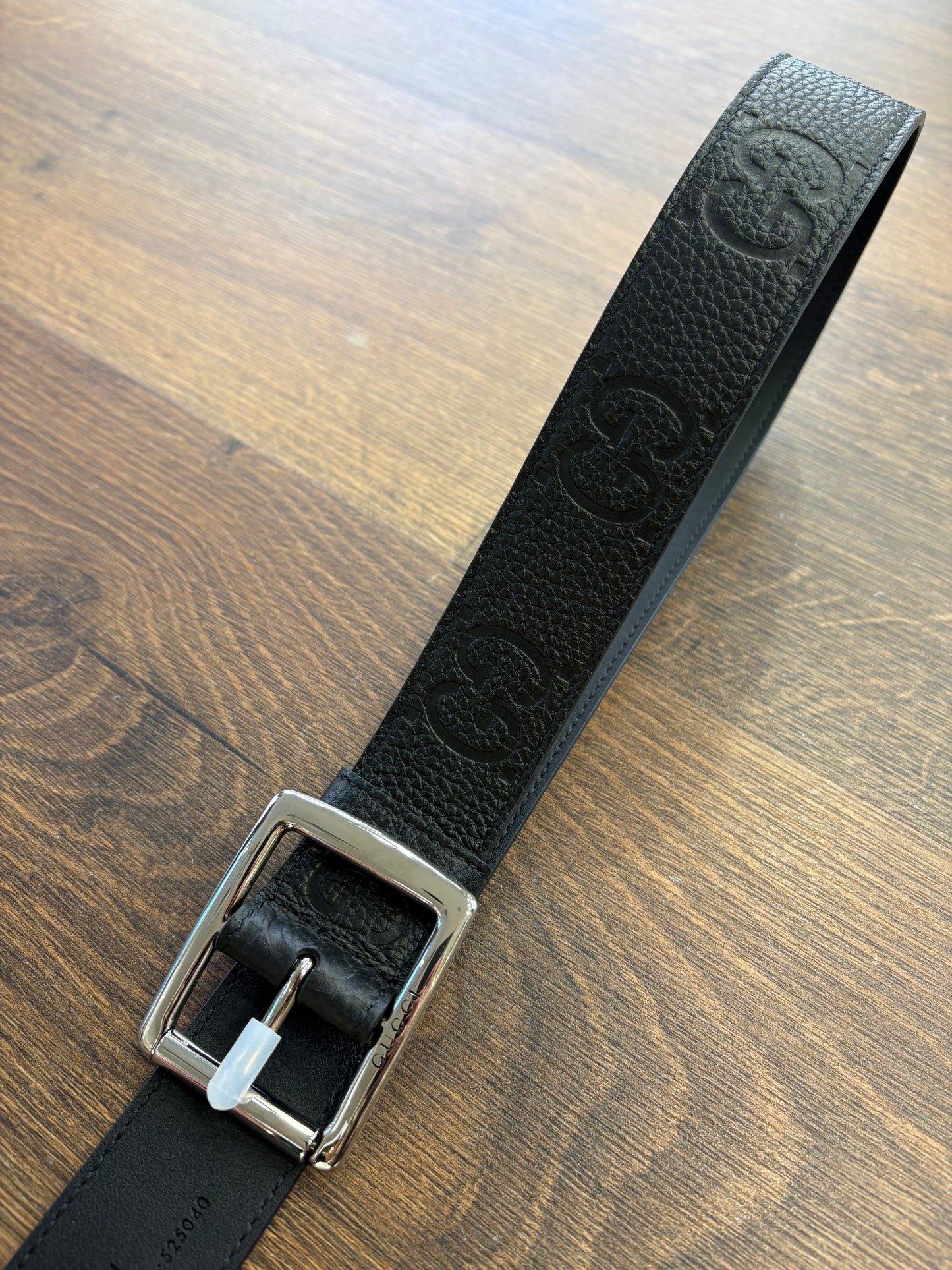 Gucci Cintura da uomo ( anche unisex )con motivo GG in rilievo e fibbia squadrata mis. 80. Nuovo