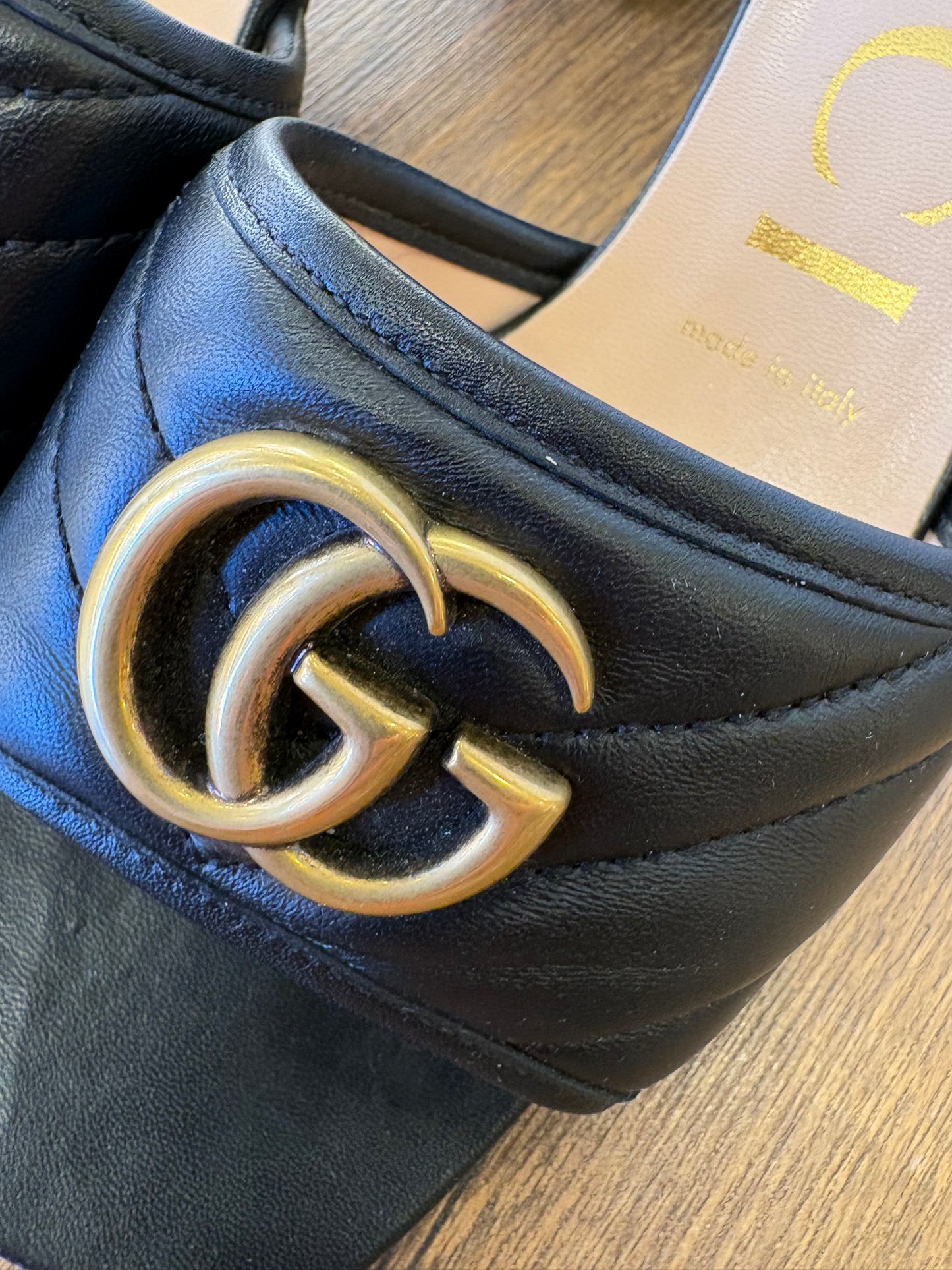 Gucci sandali in pelle Marmont
