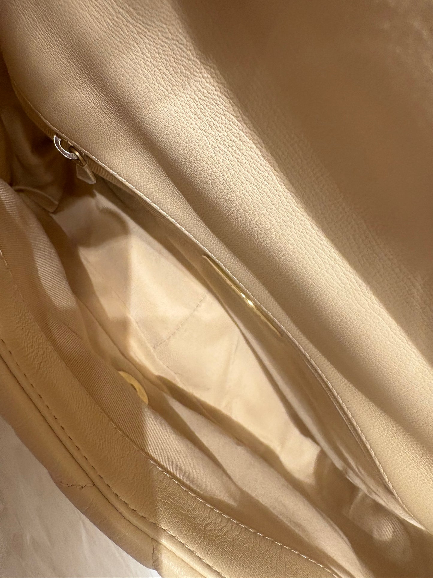 Borsa Chanel 19 Small – Pelle di Agnello Beige con Hardware Mixed Metal