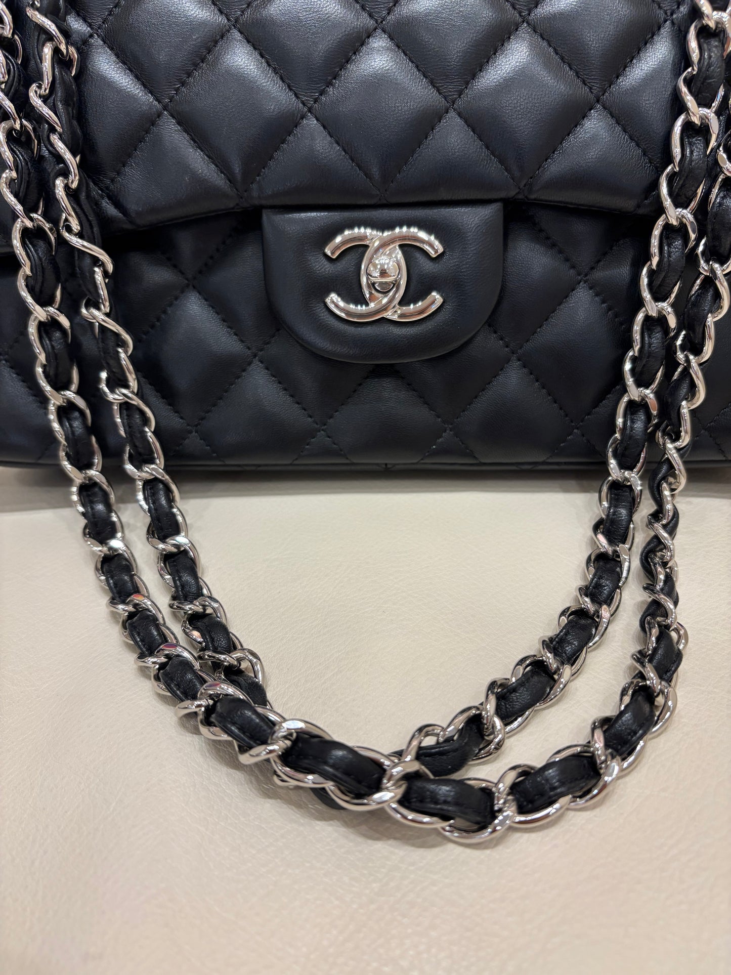 Chanel Timeless Classic Jumbo lambskin black hw silver