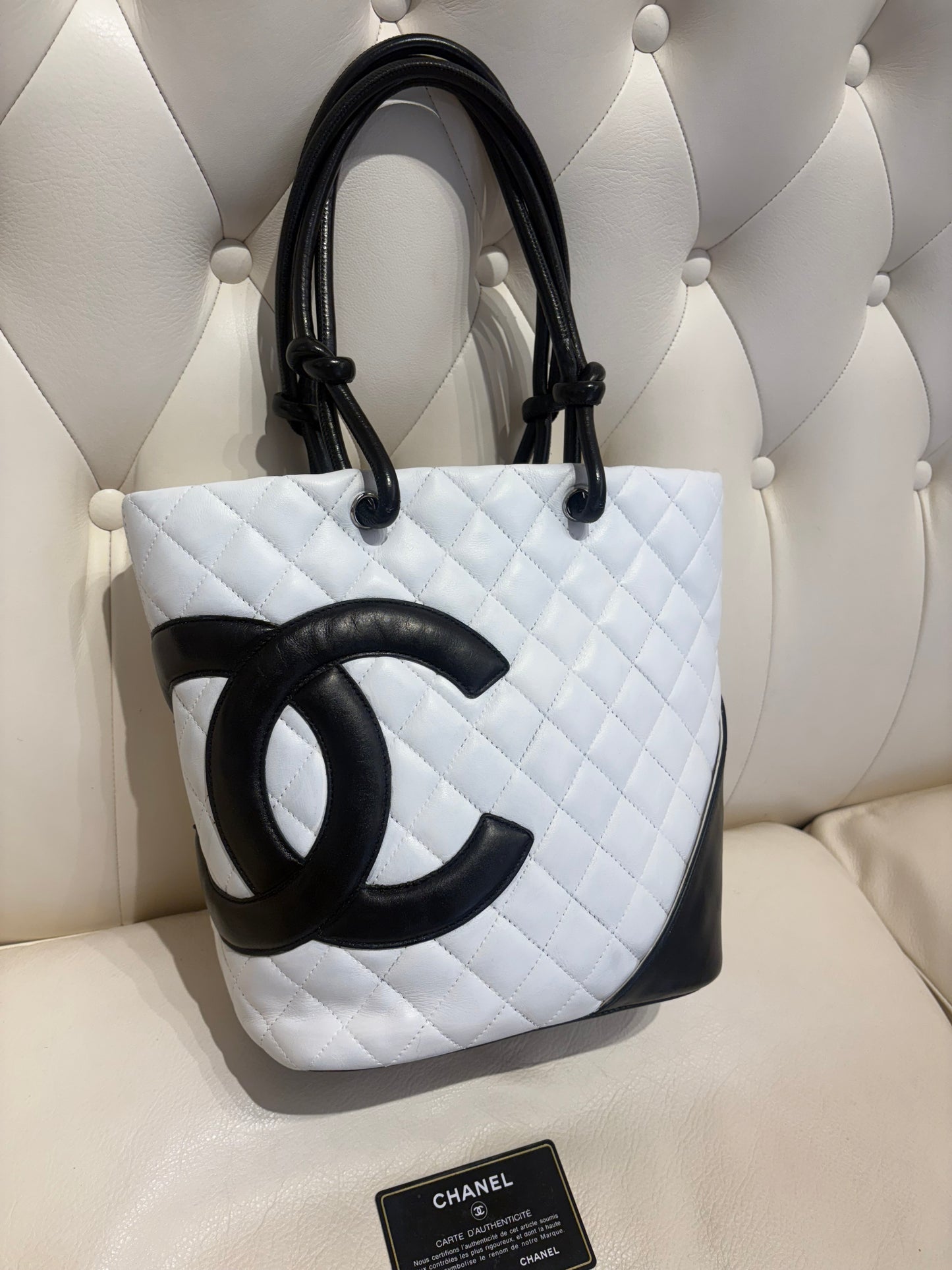 Chanel Cambon borsa a spalla in matelasse’ bianco nero