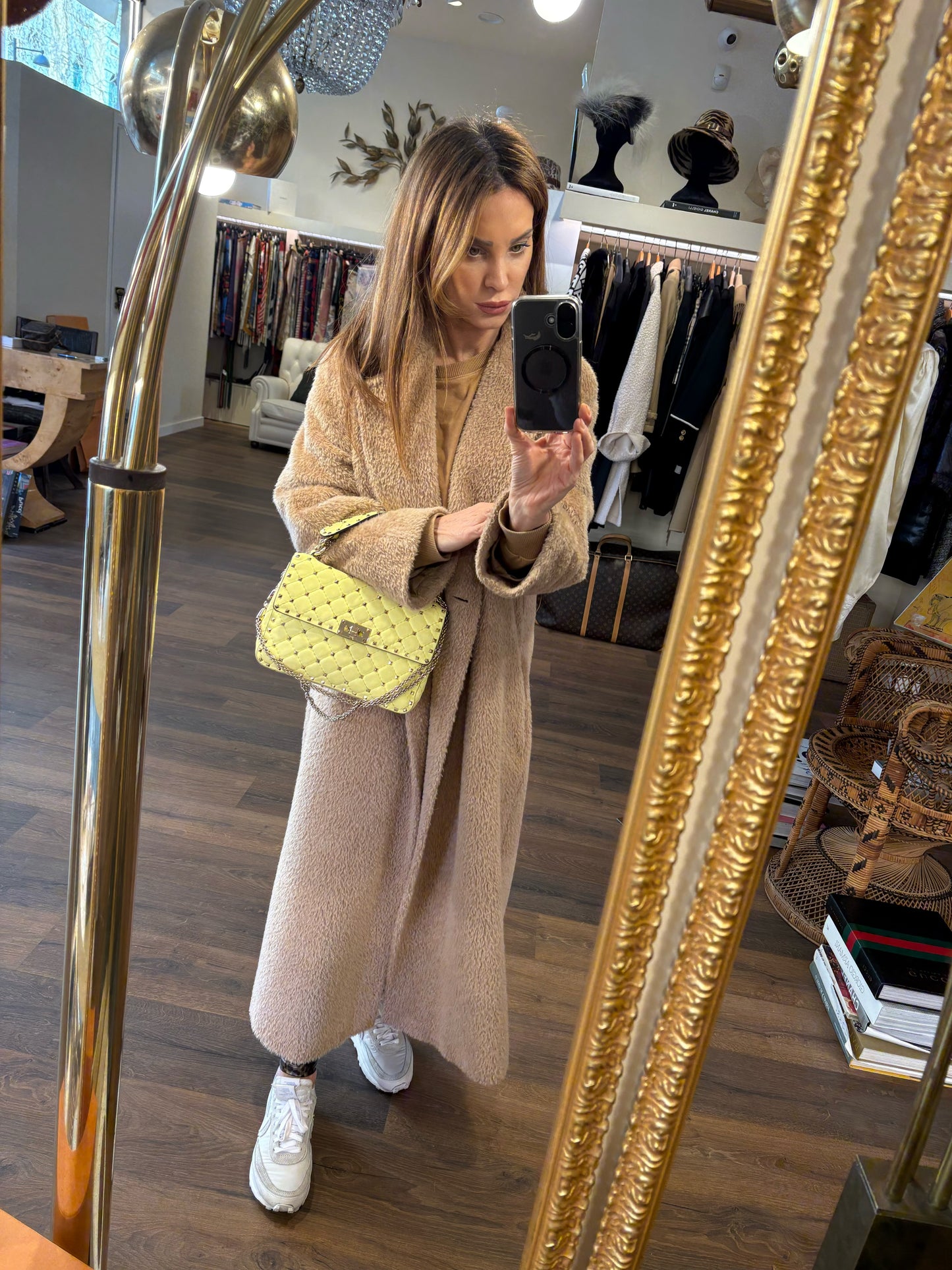 Valentino Garavani borsa Spike in pelle gialla