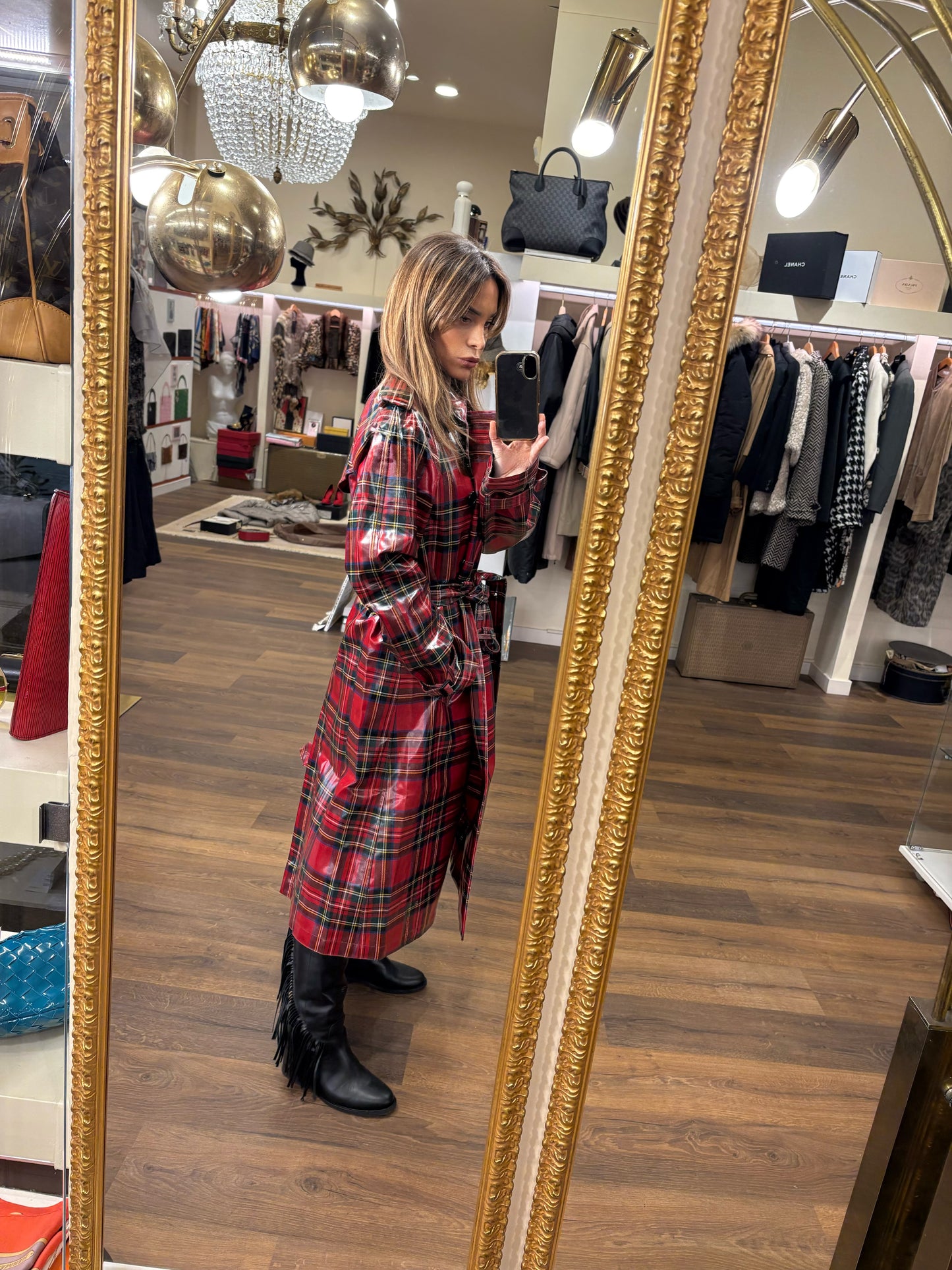 Burberry trench coat lungo in vinile e lana vergine