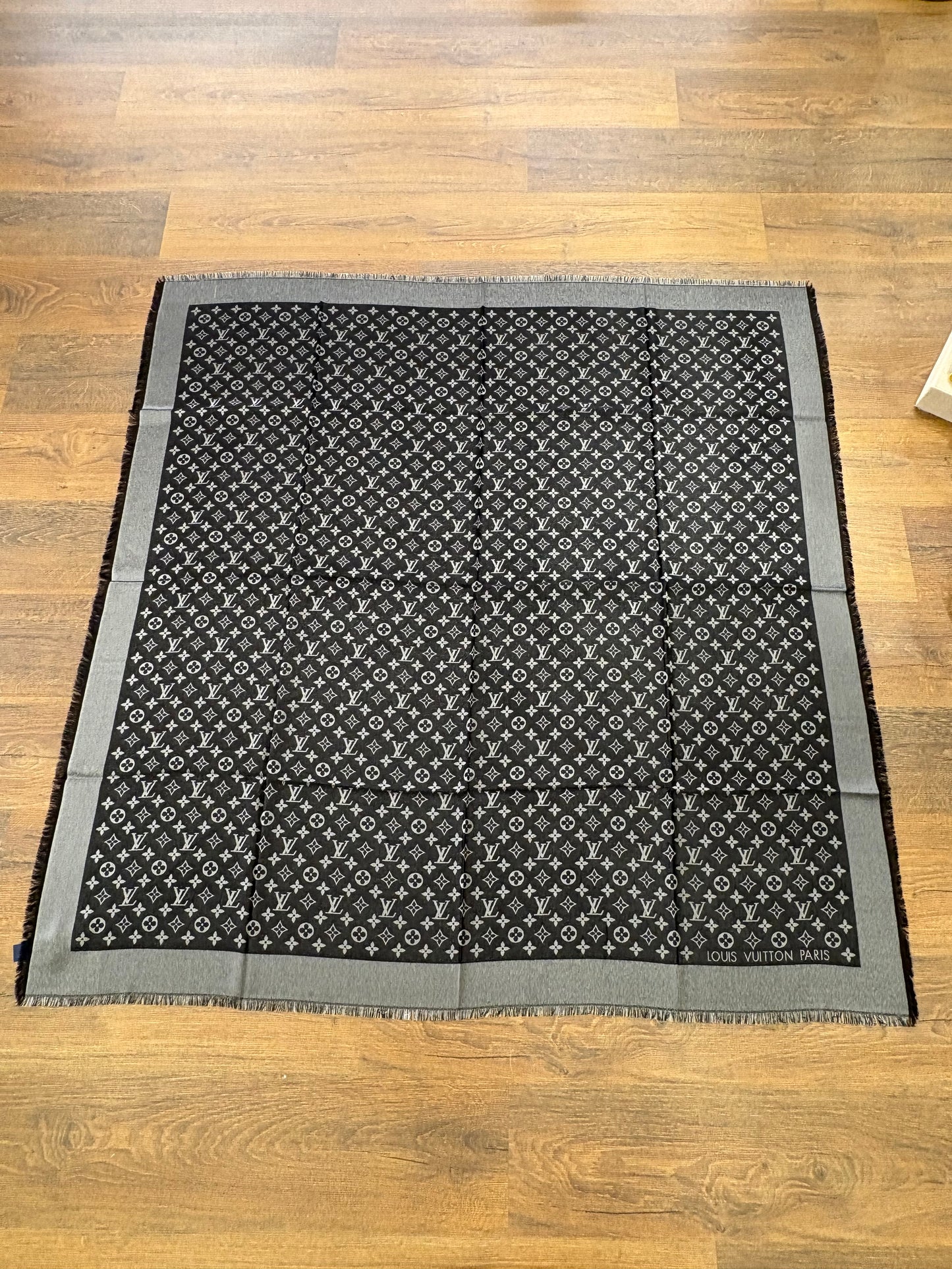 Louis Vuitton Shine scialle