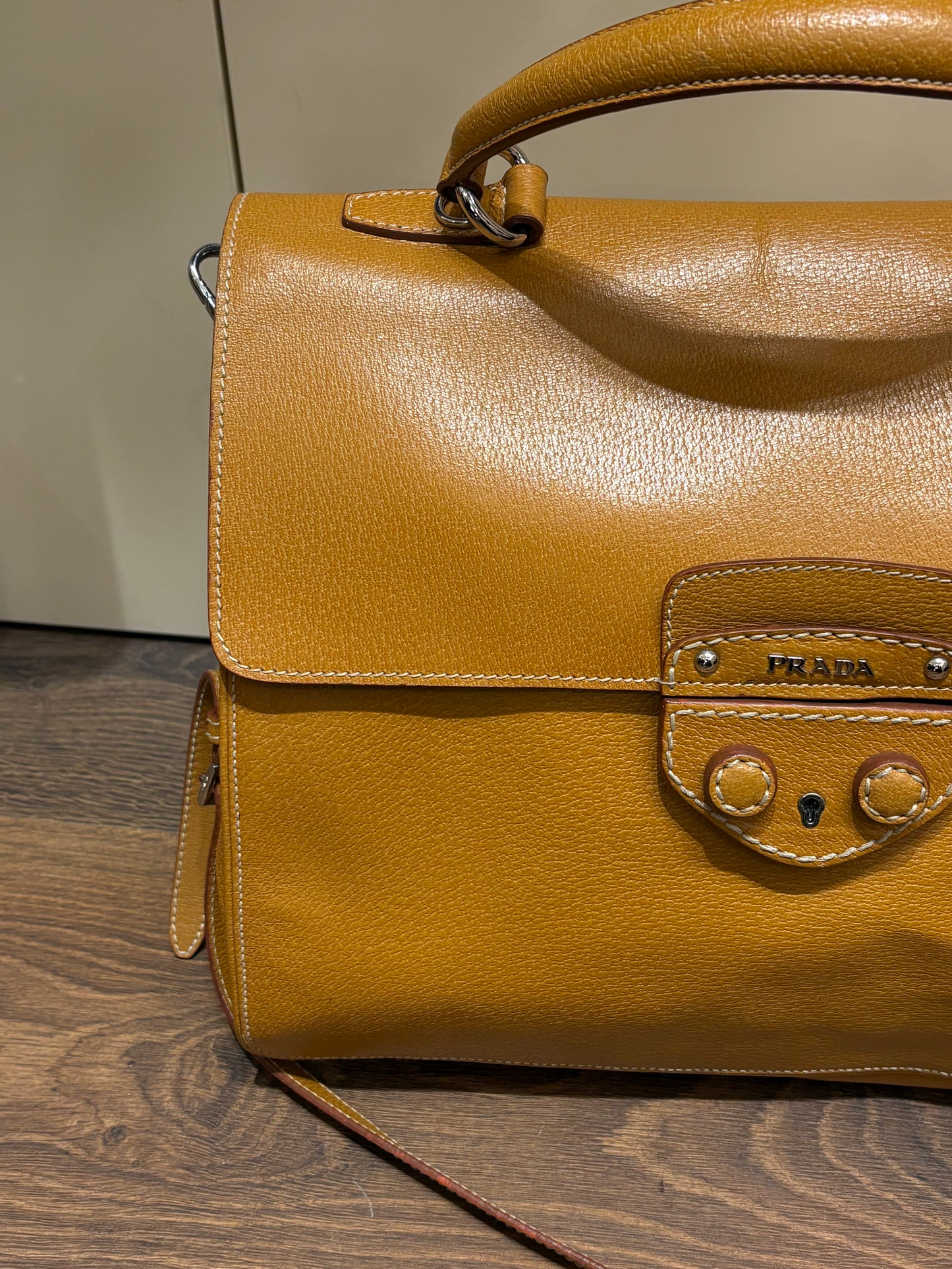 Prada borsa in pelle caramel