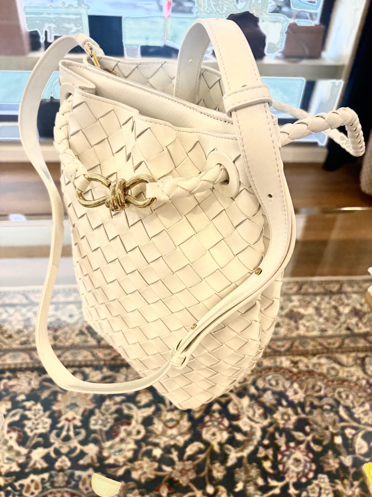 Bottega Veneta Andiamo Bucket piccola avorio . Nuovo