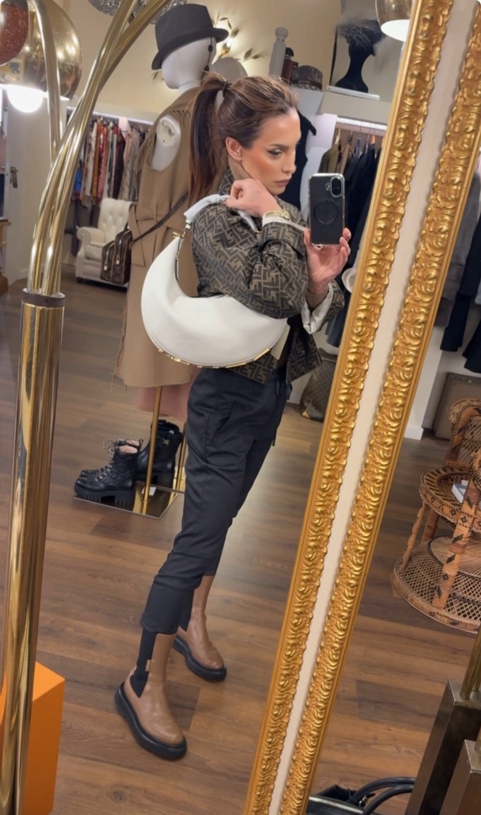 Fendigraphy hobo bag in pelle bianca