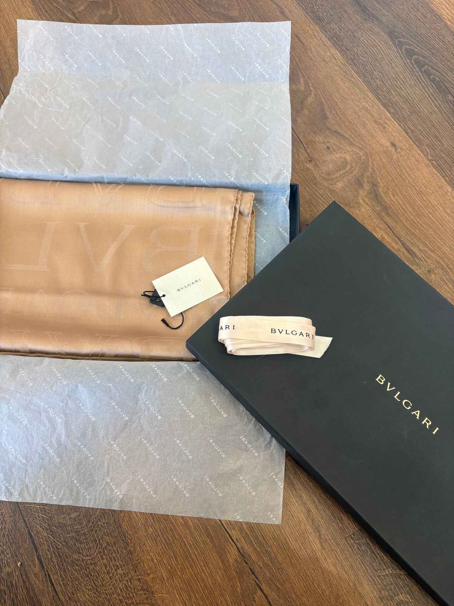 Bvlgari Stola  Logo Mania nuovo con box