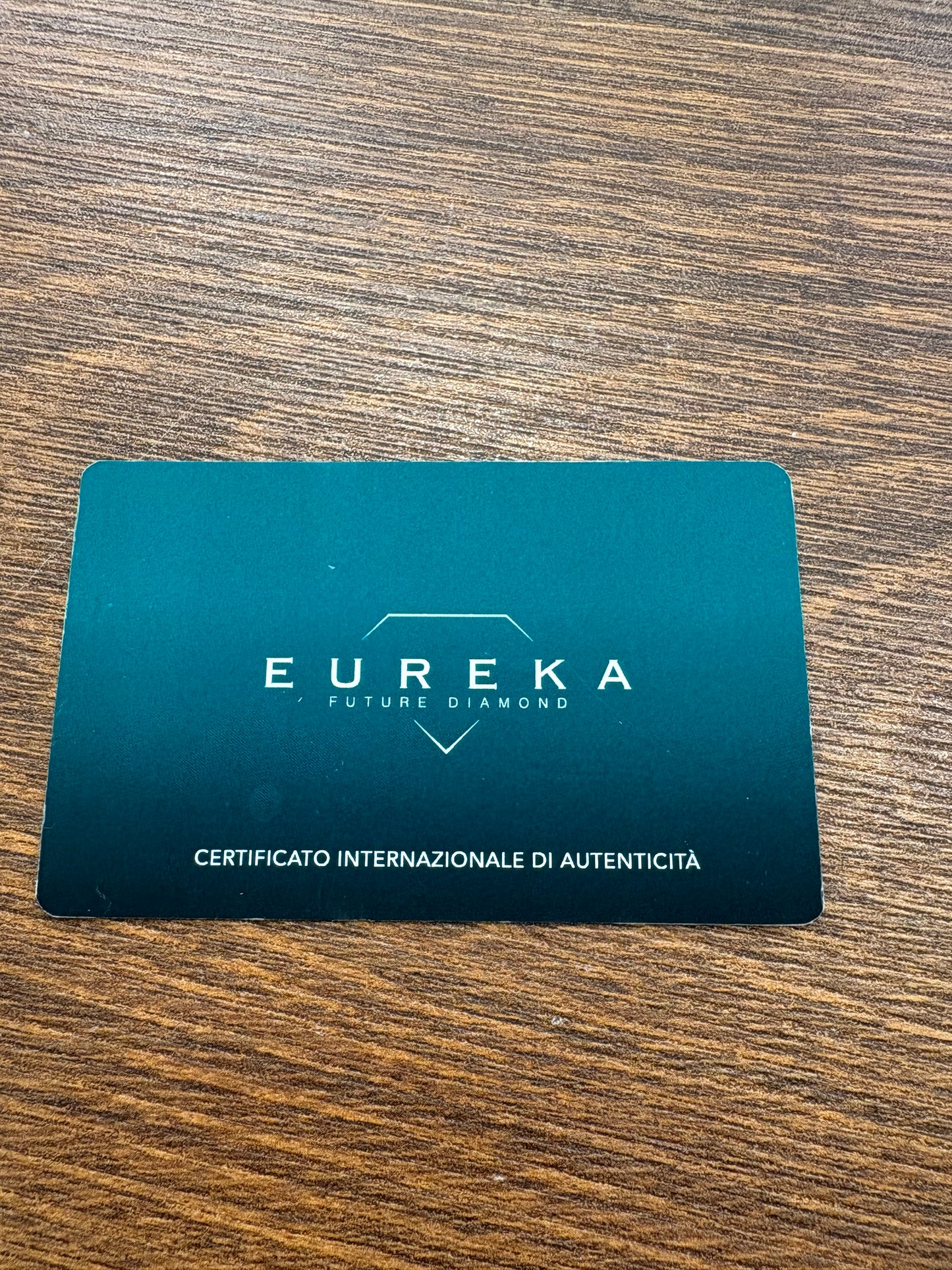 Eureka Future Diamond in Oro Bianco con Smeraldo 1,30 ct e Brillanti 0,30 ct
