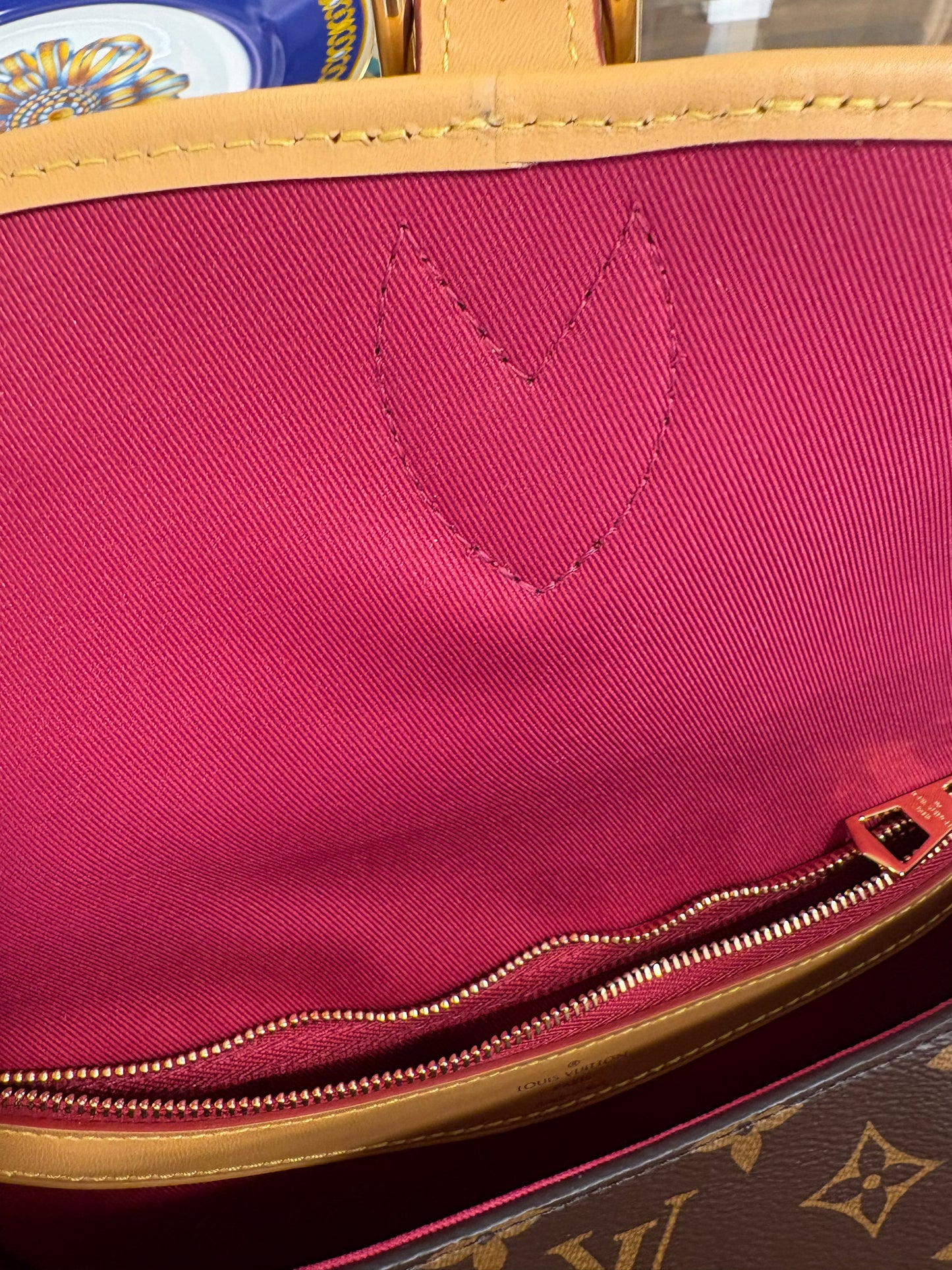 Louis Vuitton Diane Monogram Borsa Messenger in Tela e Vacchetta con Doppia Tracolla