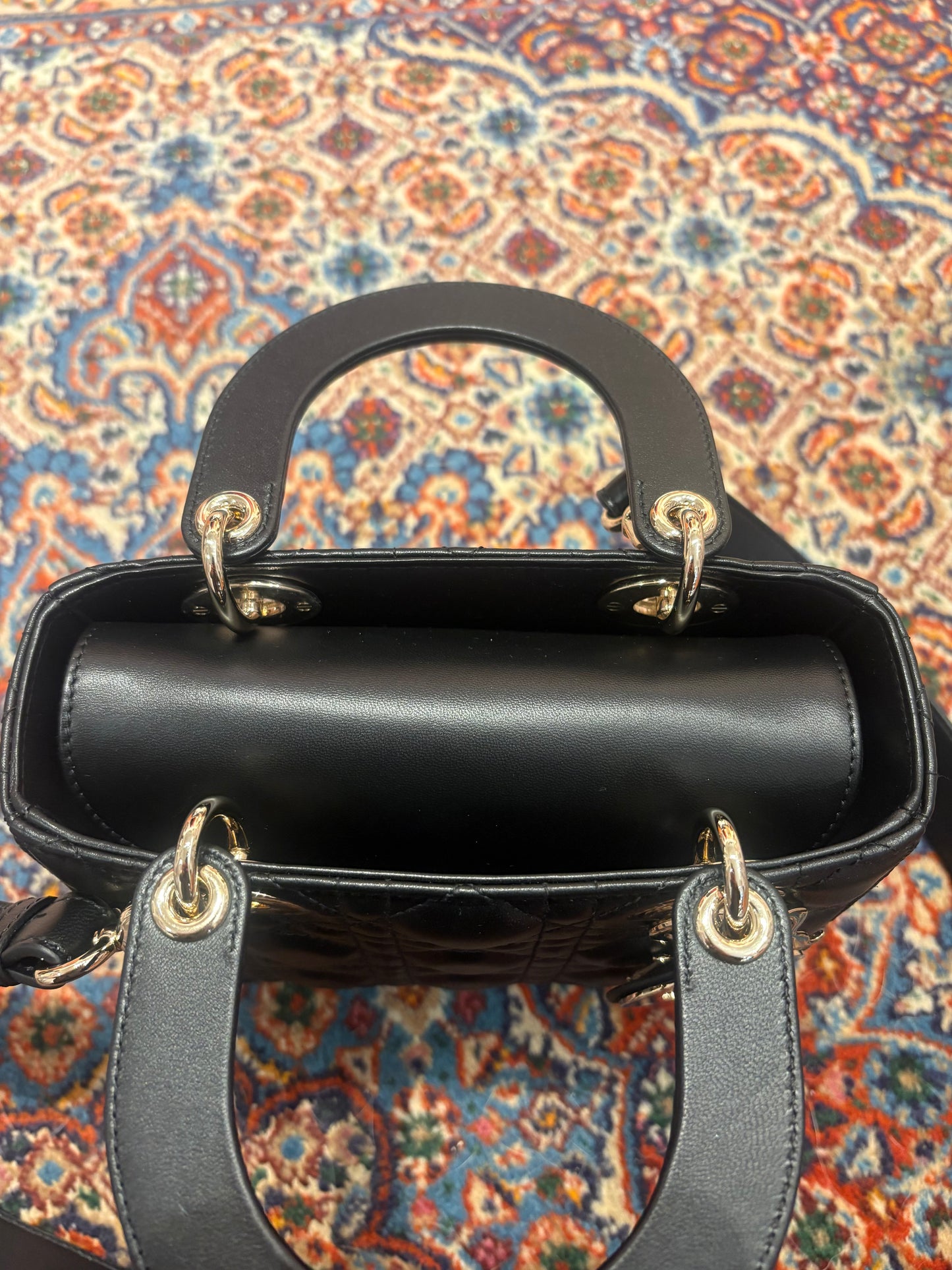 Lady Dior misura small  in agnello cannage nero