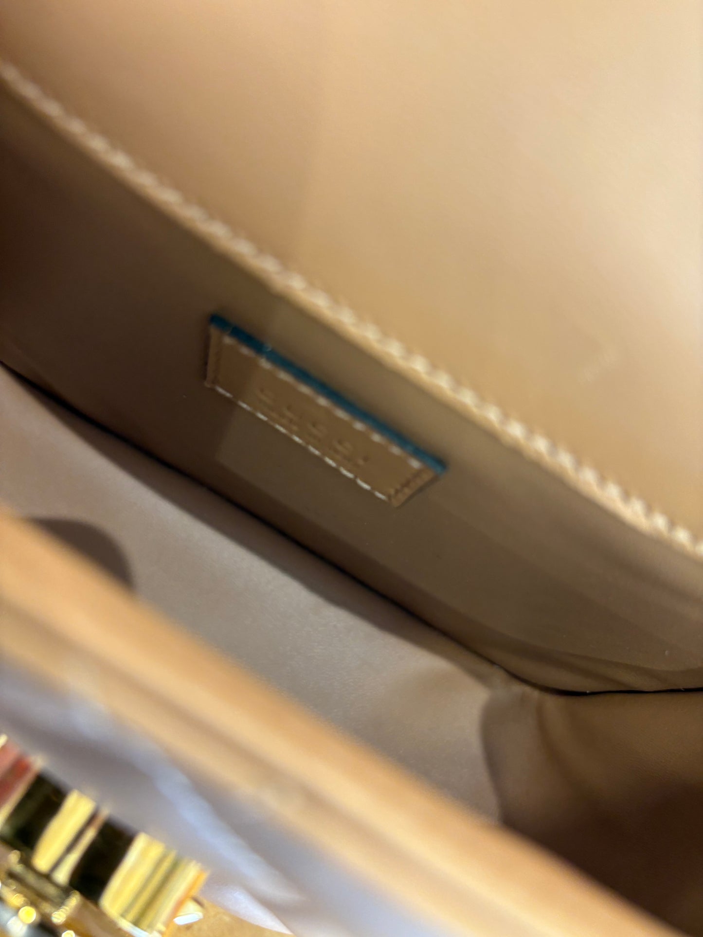 Borsa a Spalla Mini Gucci Deco in Pelle Matelassé Rose Beige