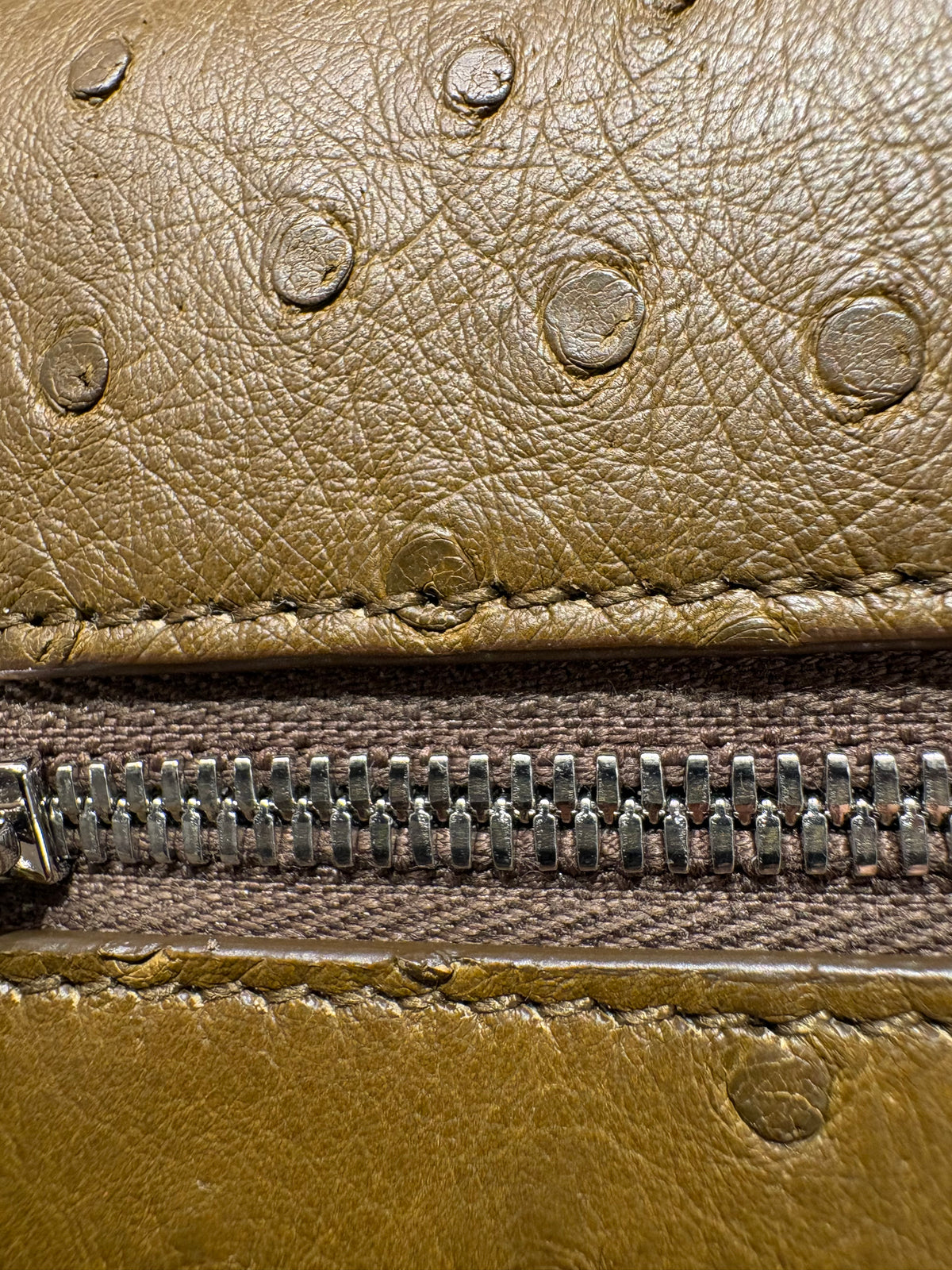 Loro Piana Extra Bag L27 in Pelle di Struzzo. Nuova