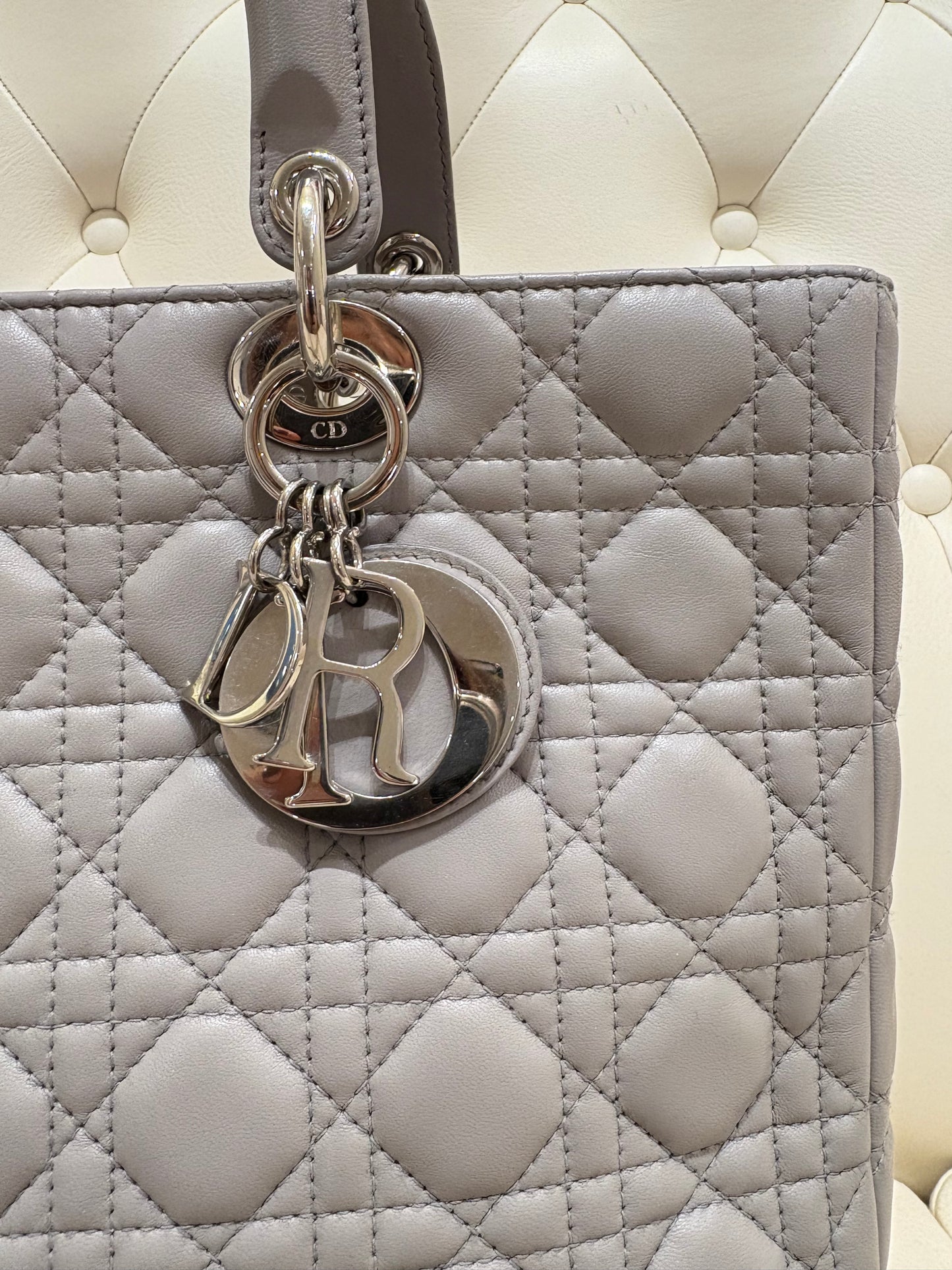 Lady Dior  cannage agnello grigio