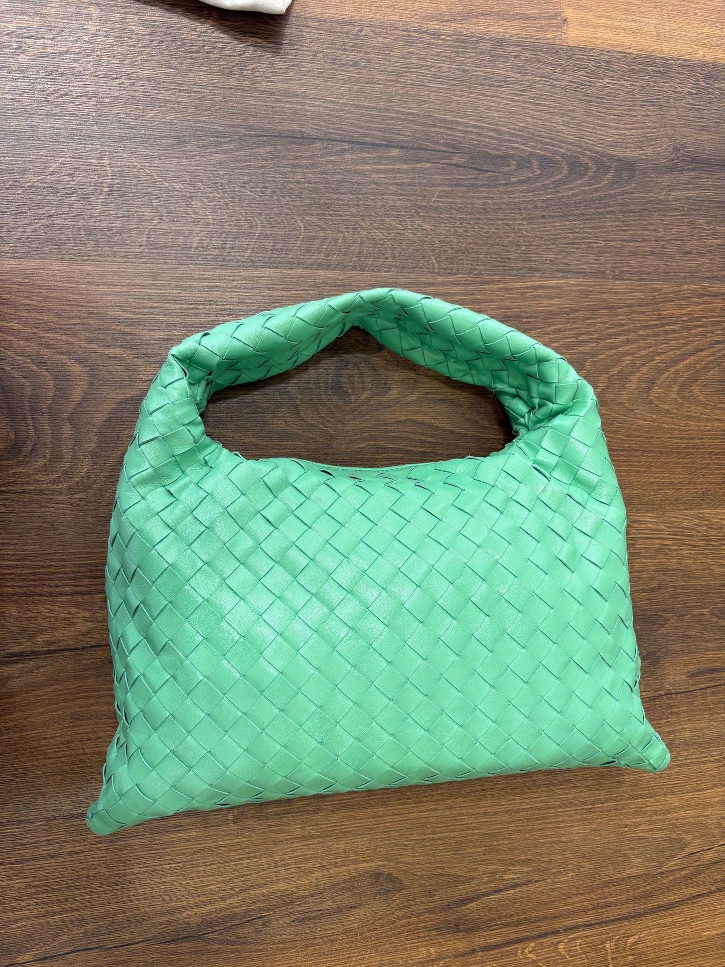 Bottega Veneta Hop in pelle intrecciata verde menta