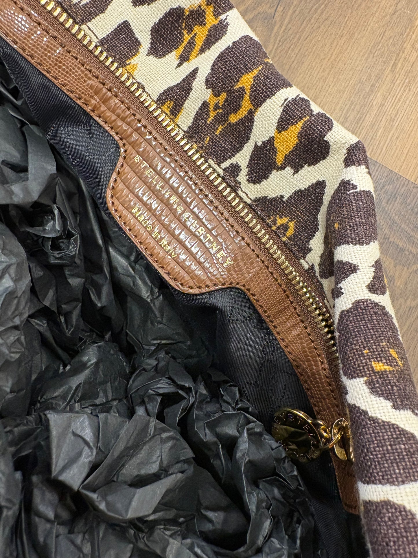 Borsa Stella McCartney Falabella Fold-Over Tote in Tela Canvas Leopardata con Catena Dorata