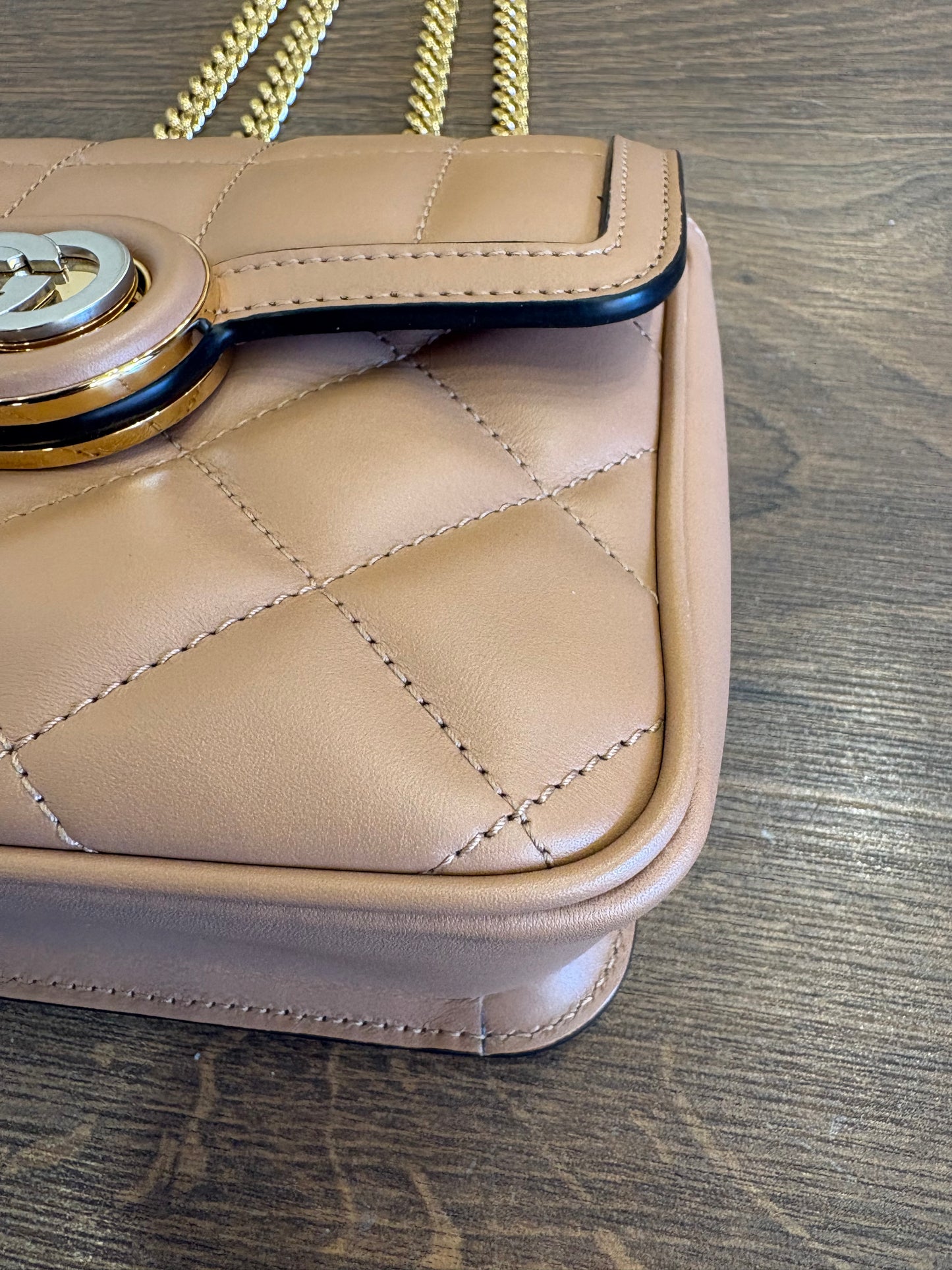 Borsa a Spalla Mini Gucci Deco in Pelle Matelassé Rose Beige
