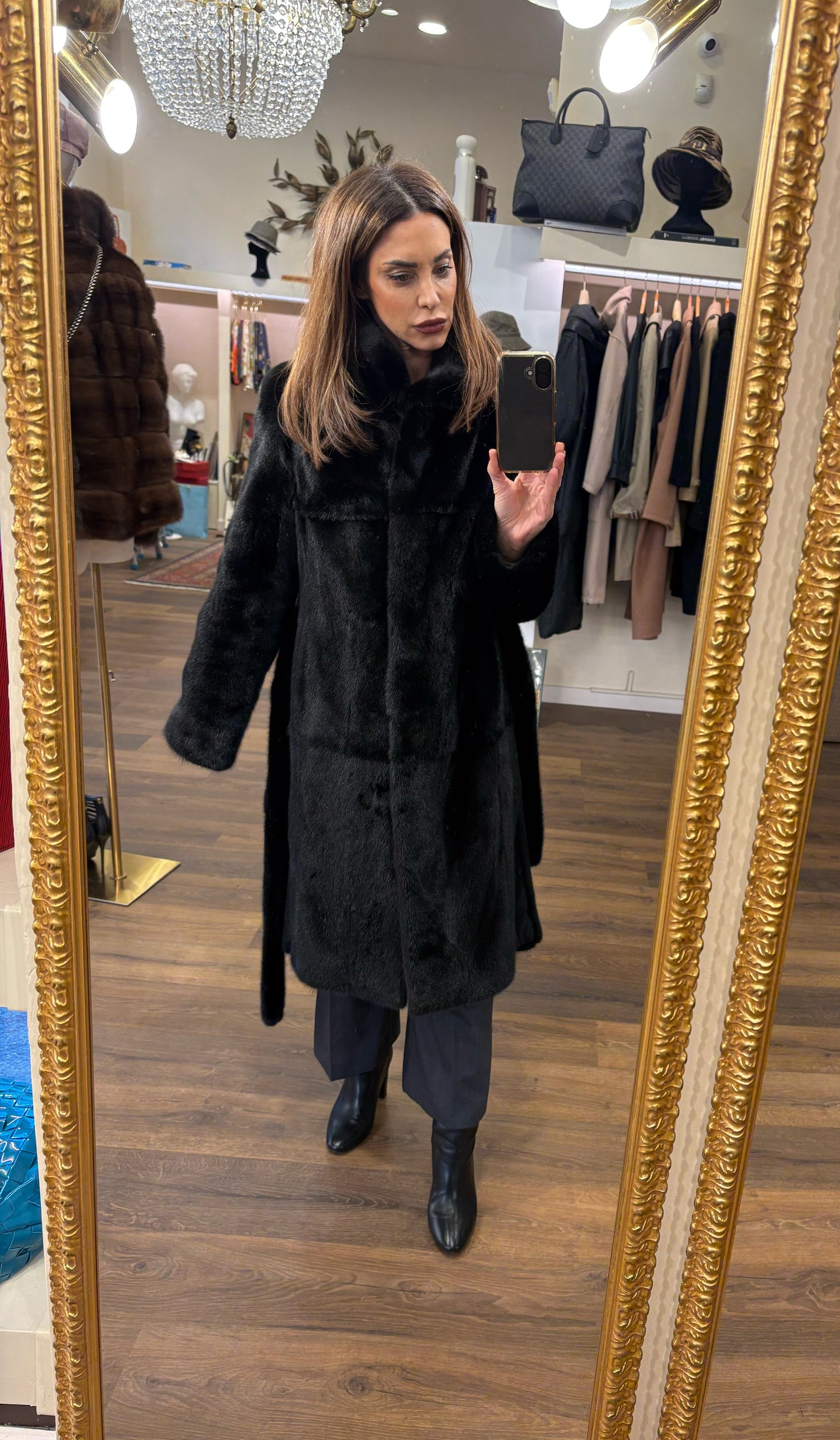 Visone nero con spacchi e cintura in vita 42