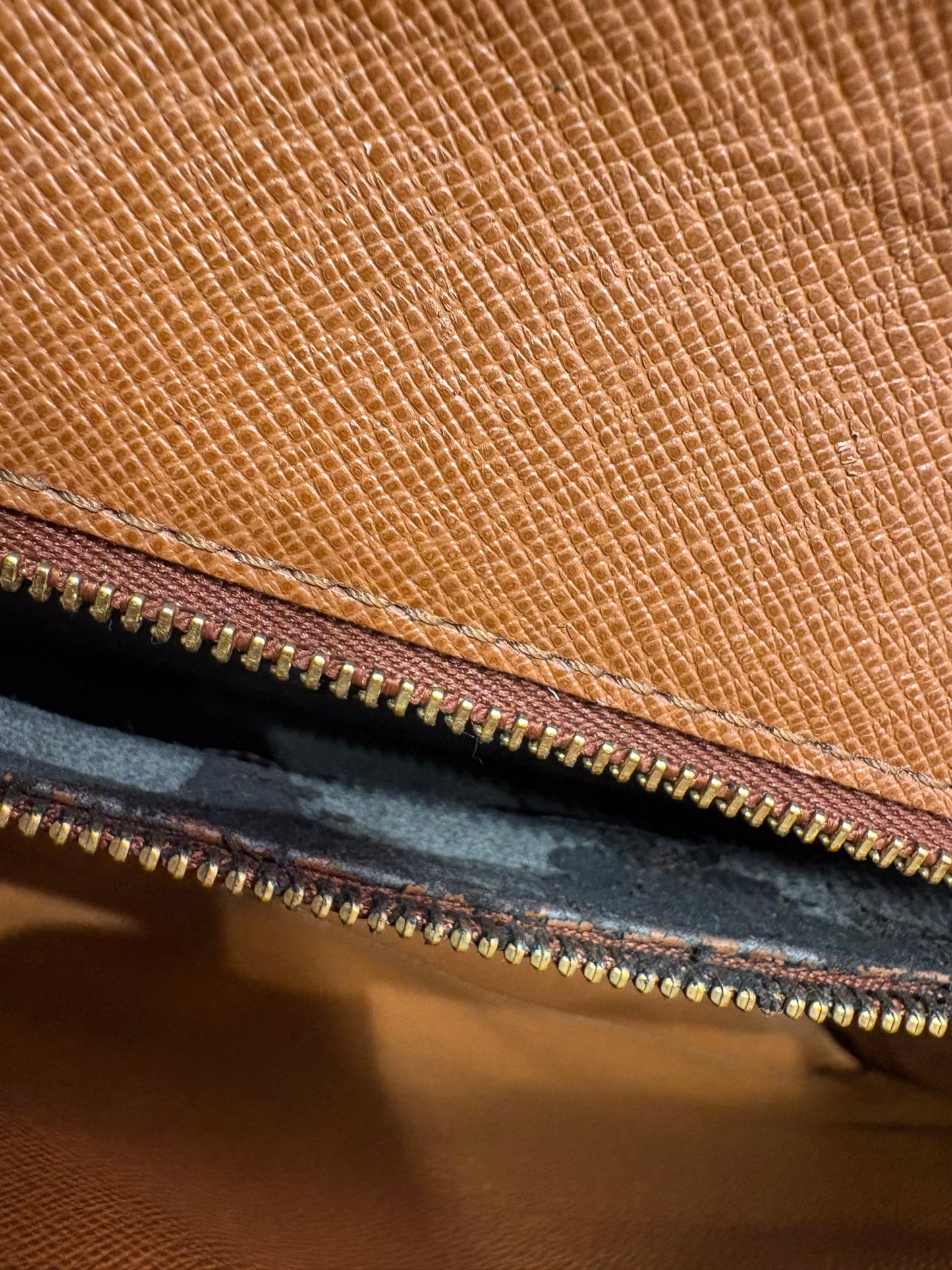 Louis Vuitton pochette Porta Envelople Clutch