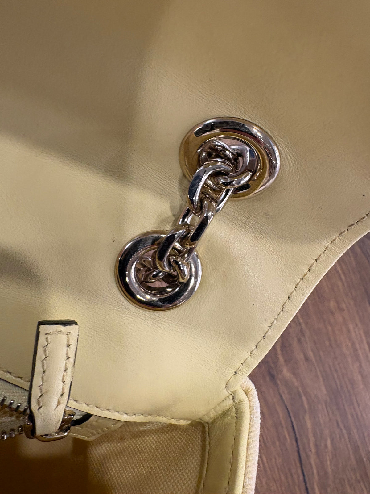 Gucci Marmont in tela GG e pelle con catena