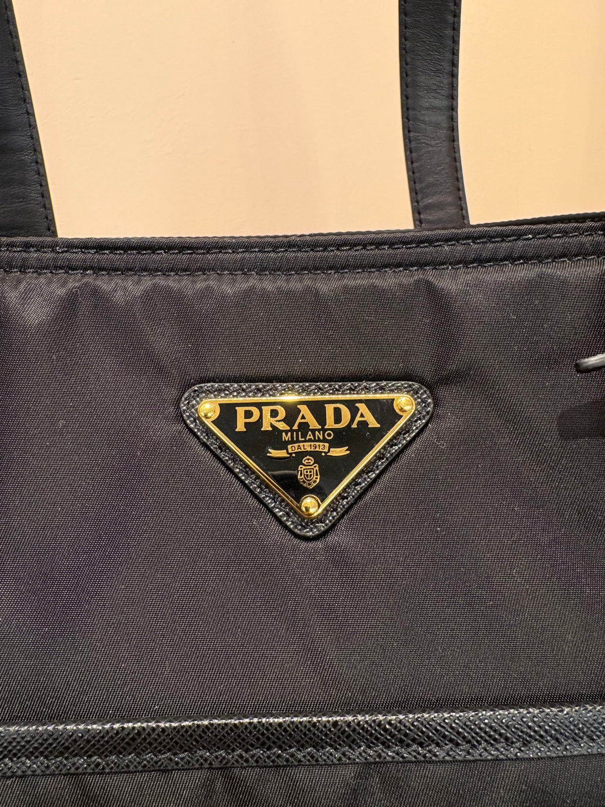 Prada Borsa Shopping  Re-Edition 1978 in Re-Nylon e Pelle Saffiano. Nuovo