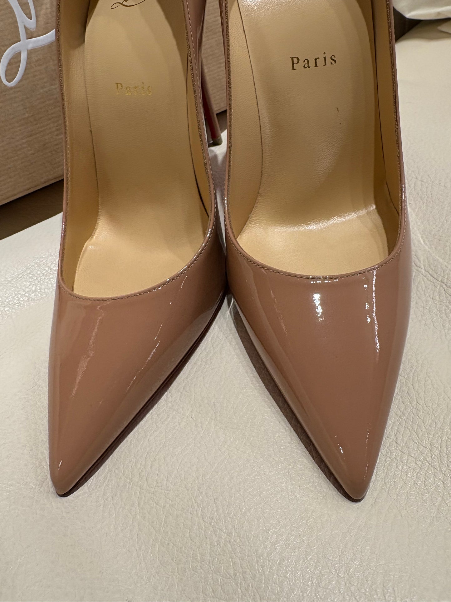 Louboutin Kate décolleté 100mm pelle verniciata cipria 40
