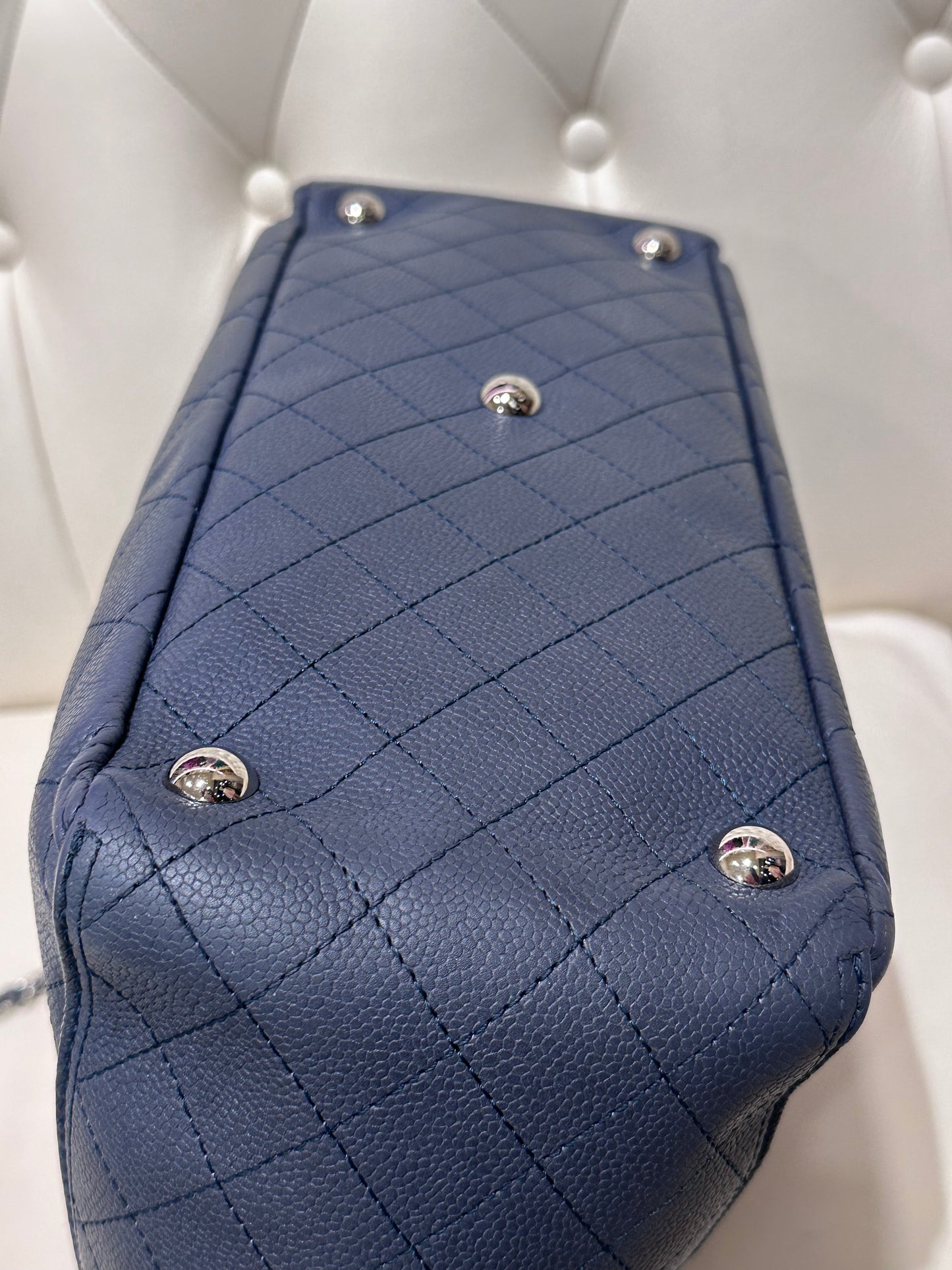 Chanel Pocket Tote   in pelle blu navy