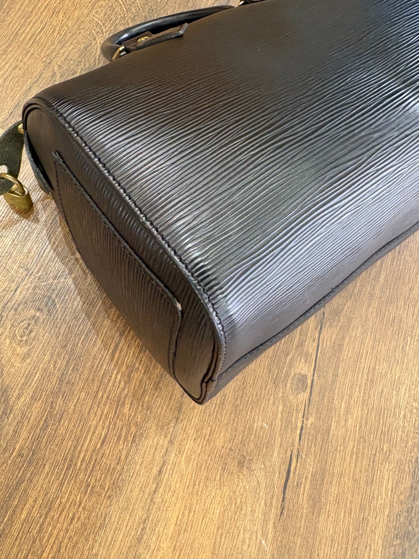 Louis Vuitton speedy in pelle epi nero