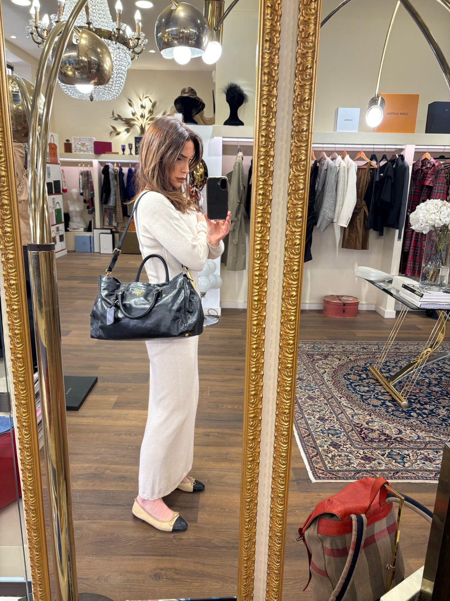 Prada borsa a mano in vitello shine con tracolla