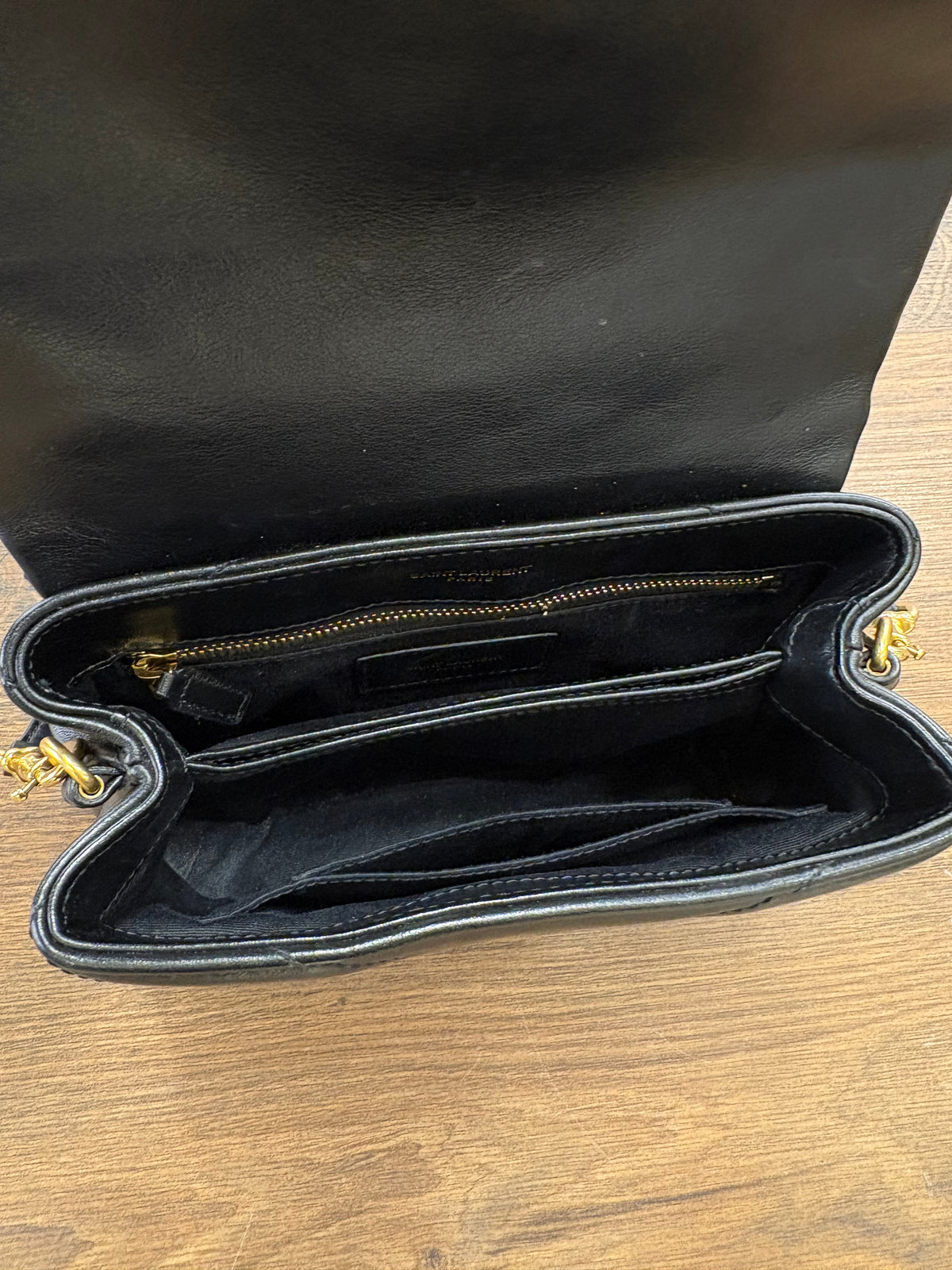 Saint Laurent Loulou Toy/Mini d'Archivio in Pelle Matelassé Nera con Hardware Dorato