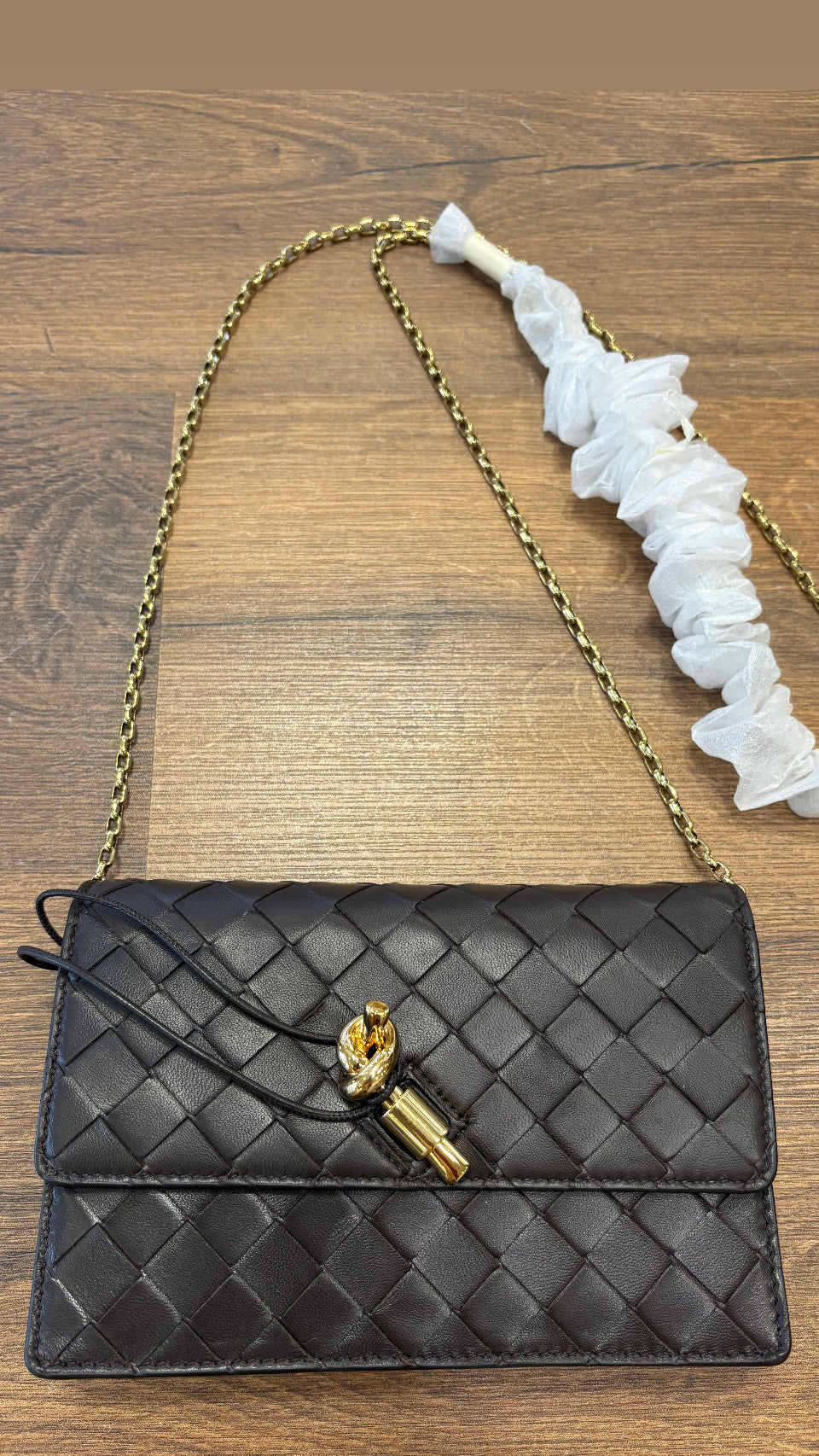 Bottega Veneta pochette Andiamo con catena. Nuovo