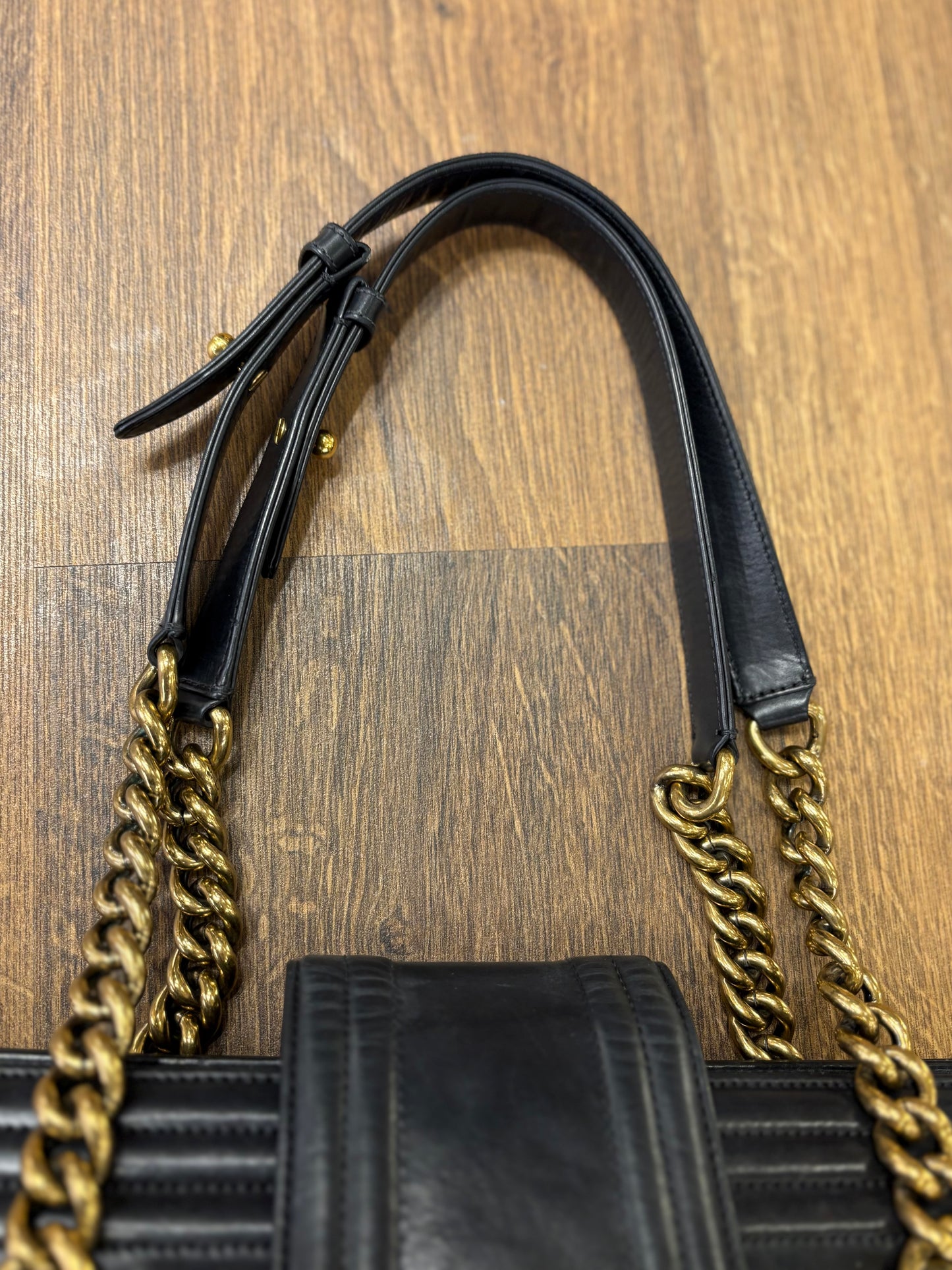 Chanel Boy large shopping in pelle nera