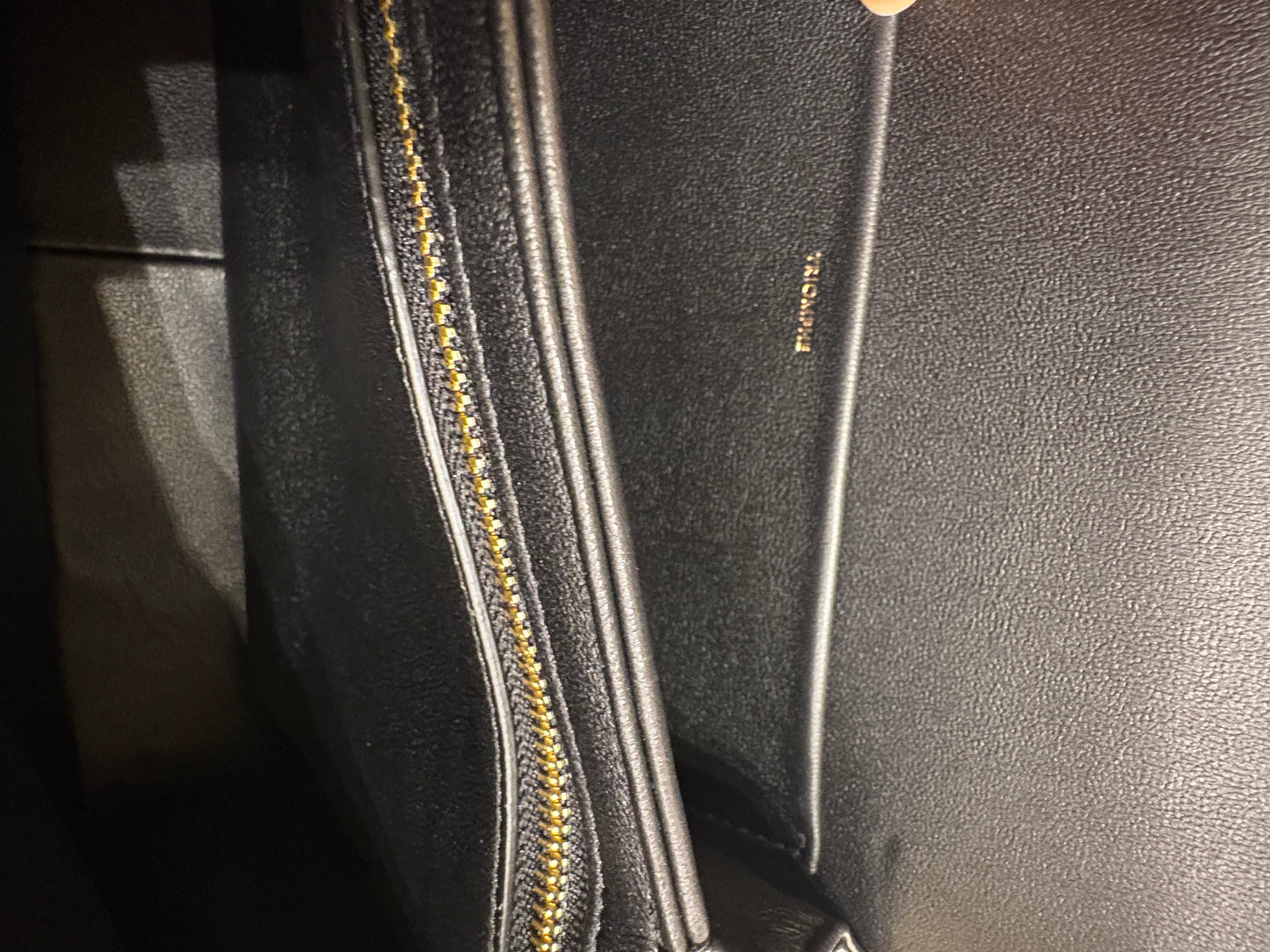 CELINE 
BORSA TRIOMPHE CLASSIQUE IN PELLE DI VITELLO LUCIDA