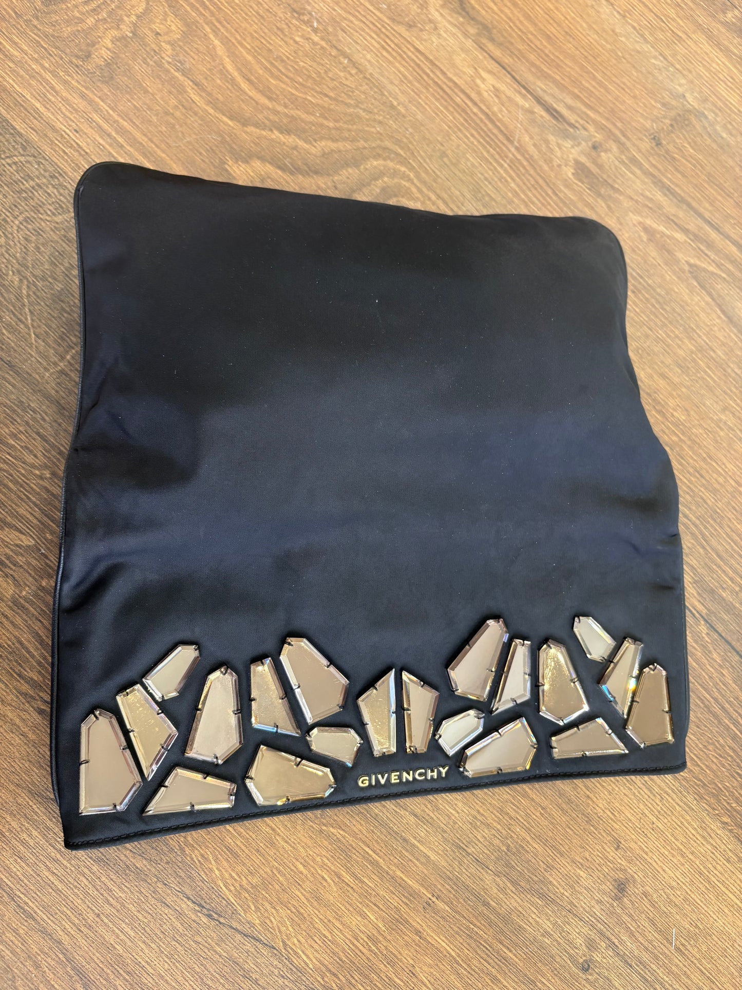 Givenchy pochette nylon e specchietti ambrati