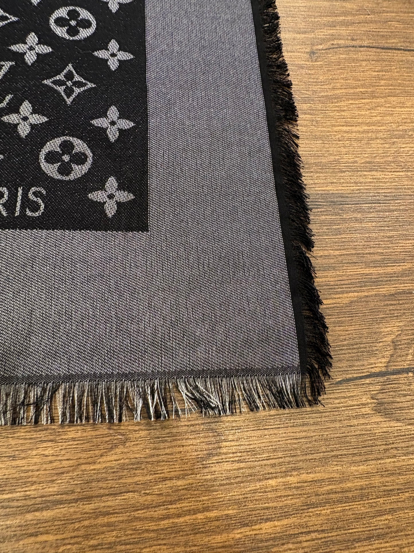 Louis Vuitton Shine scialle