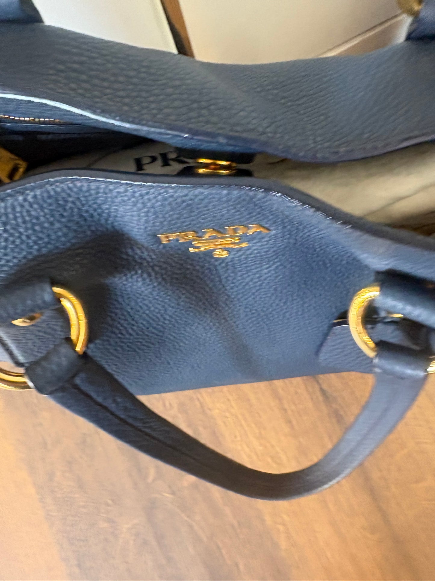 Prada tote bag pelle di daino martellata  blu cobalto