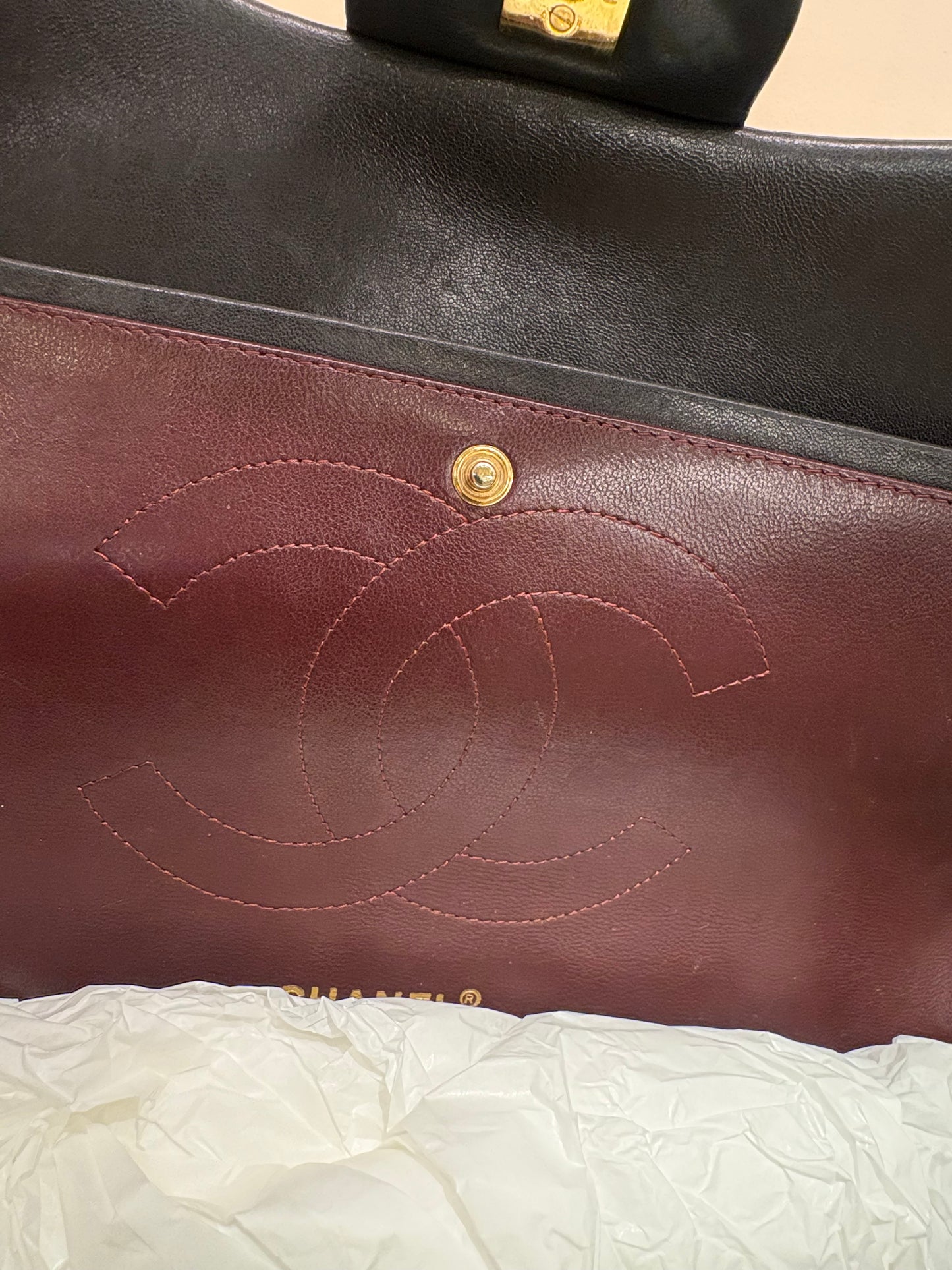 Chanel Classic Double Flap Jumbo 30 cm Pelle di Agnello Nera con Hardware Dorato