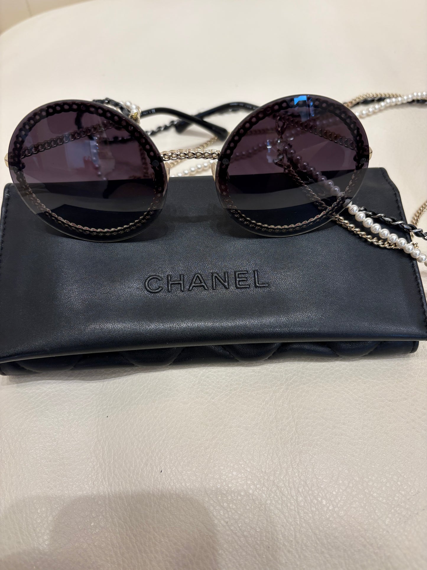 Chanel occhiali da sole tre catene