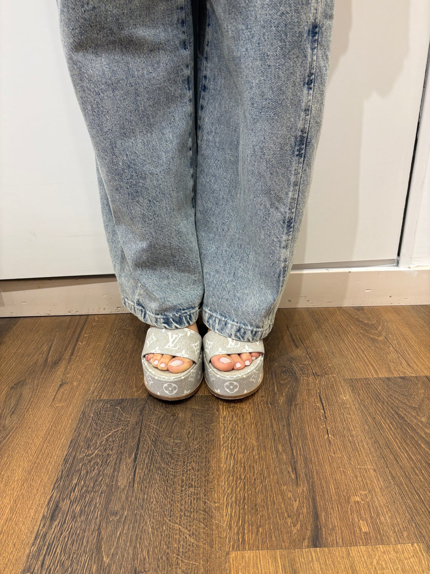 Louis Vuitton sandali 39