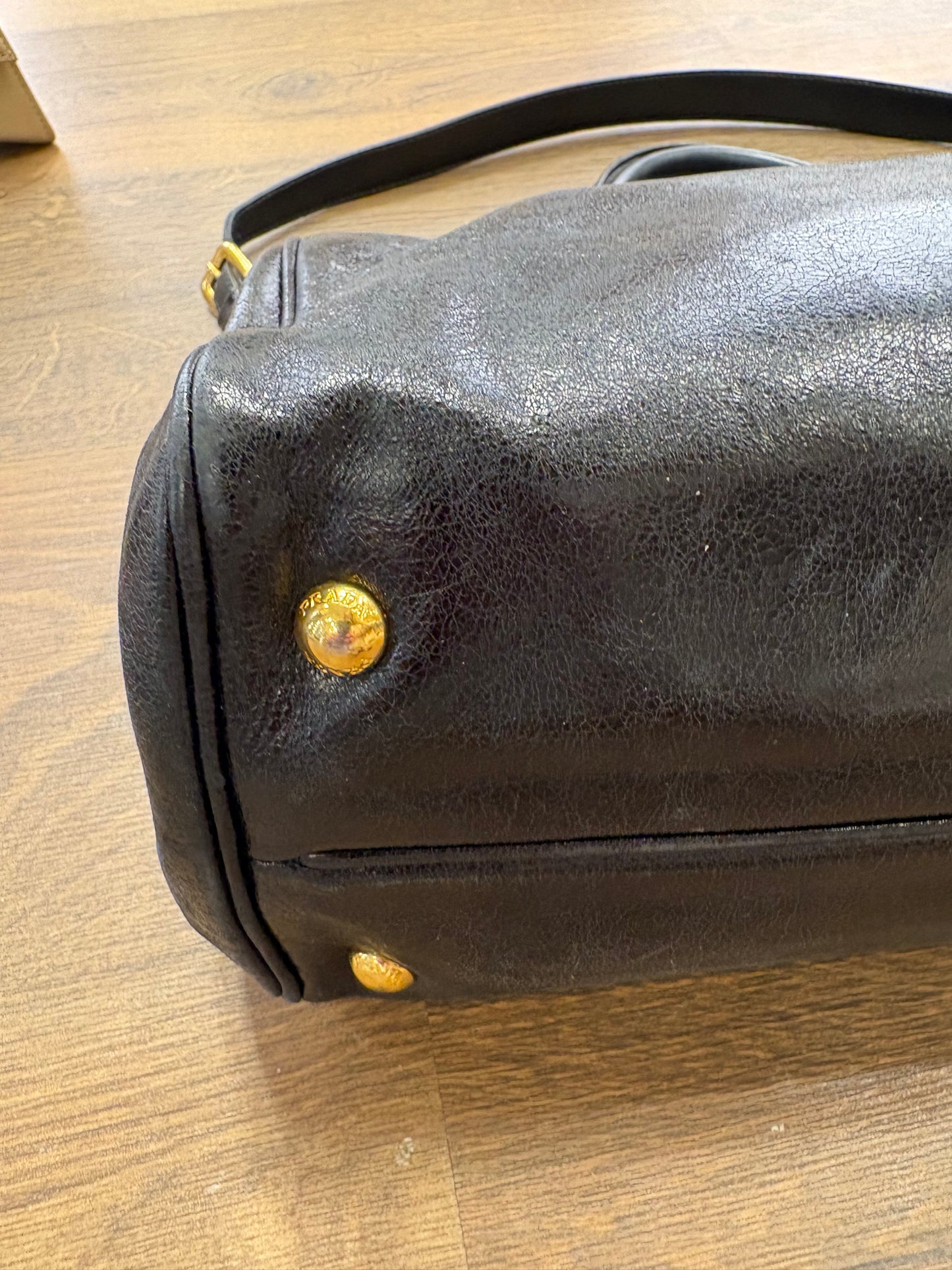 Prada borsa a mano in vitello shine con tracolla