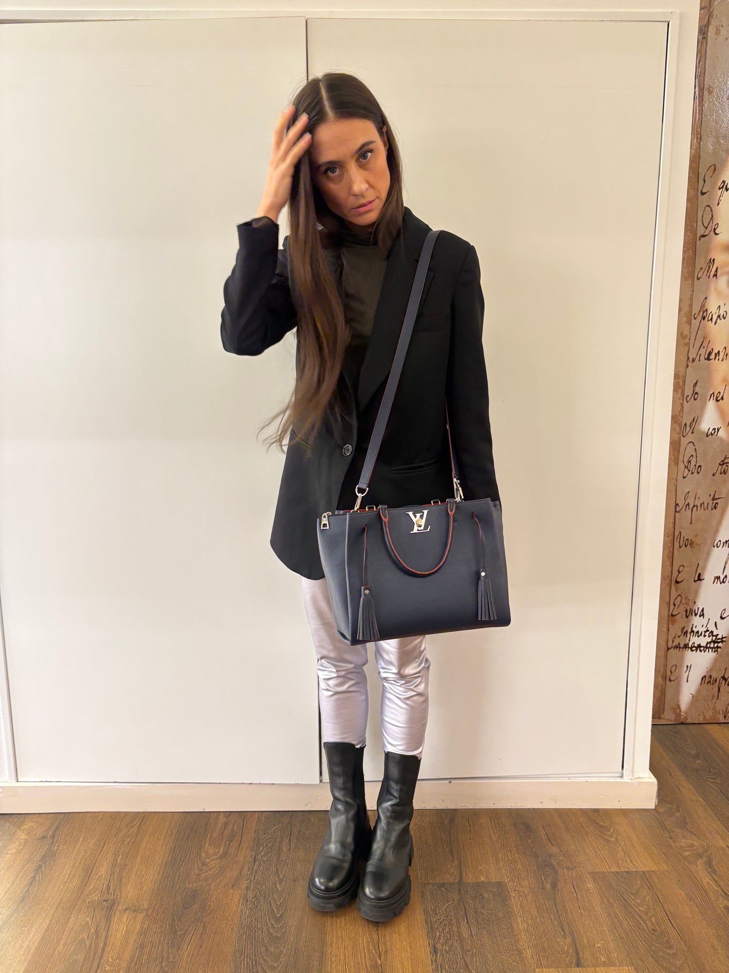 Louis Vuitton LockMe To in pelle azzurra