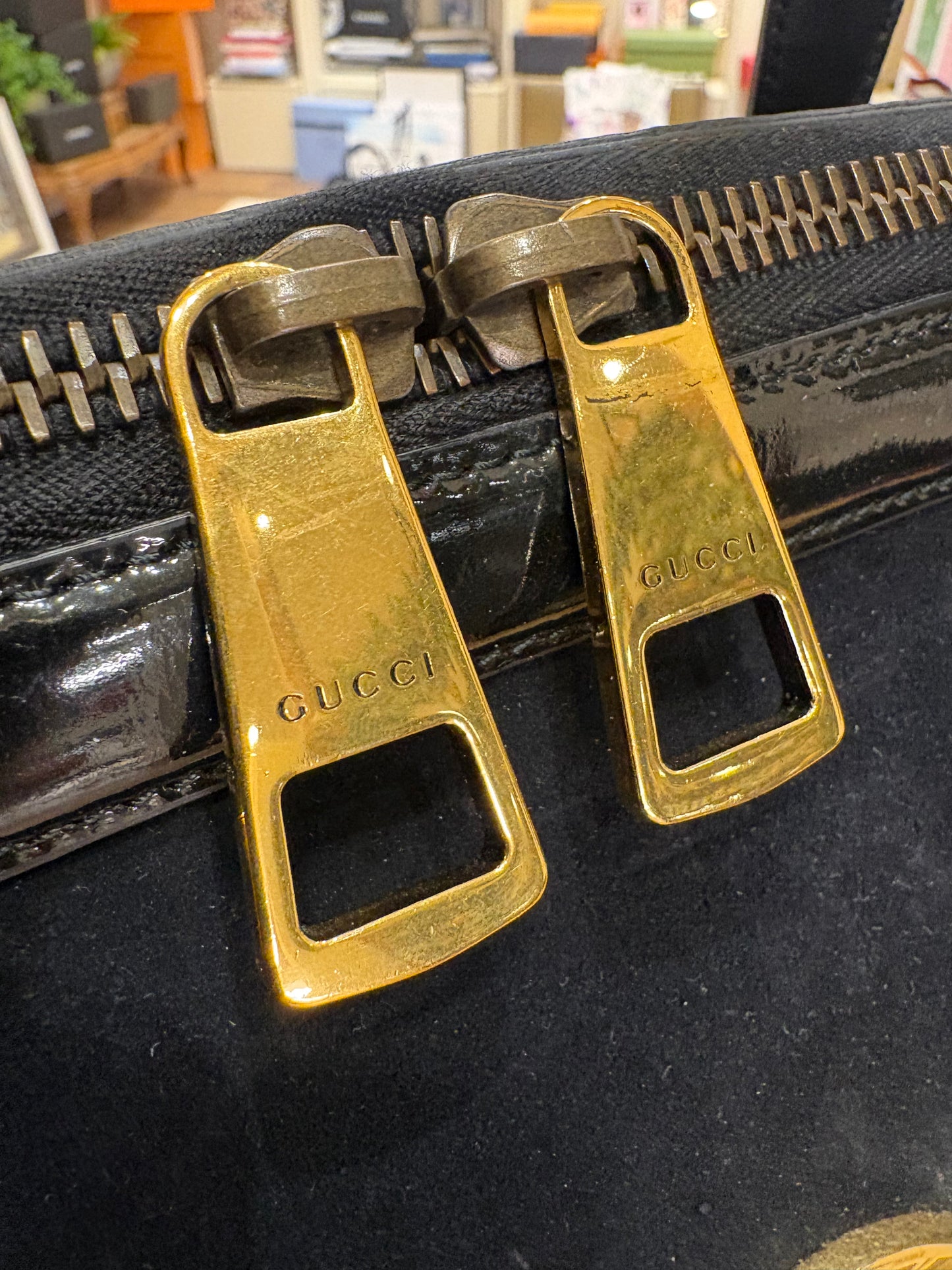 Gucci borsa a mano in suede nero metallo dorato