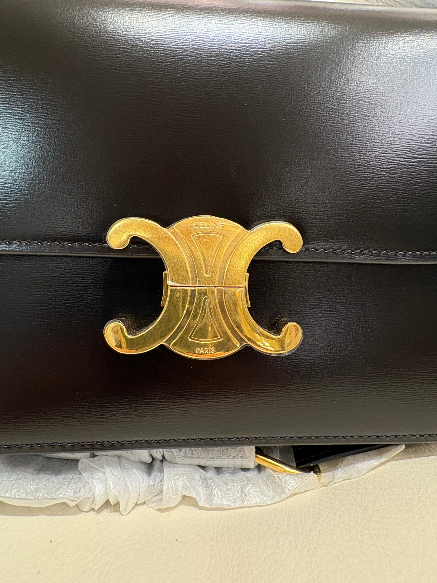 CELINE 
BORSA TRIOMPHE CLASSIQUE IN PELLE DI VITELLO LUCIDA