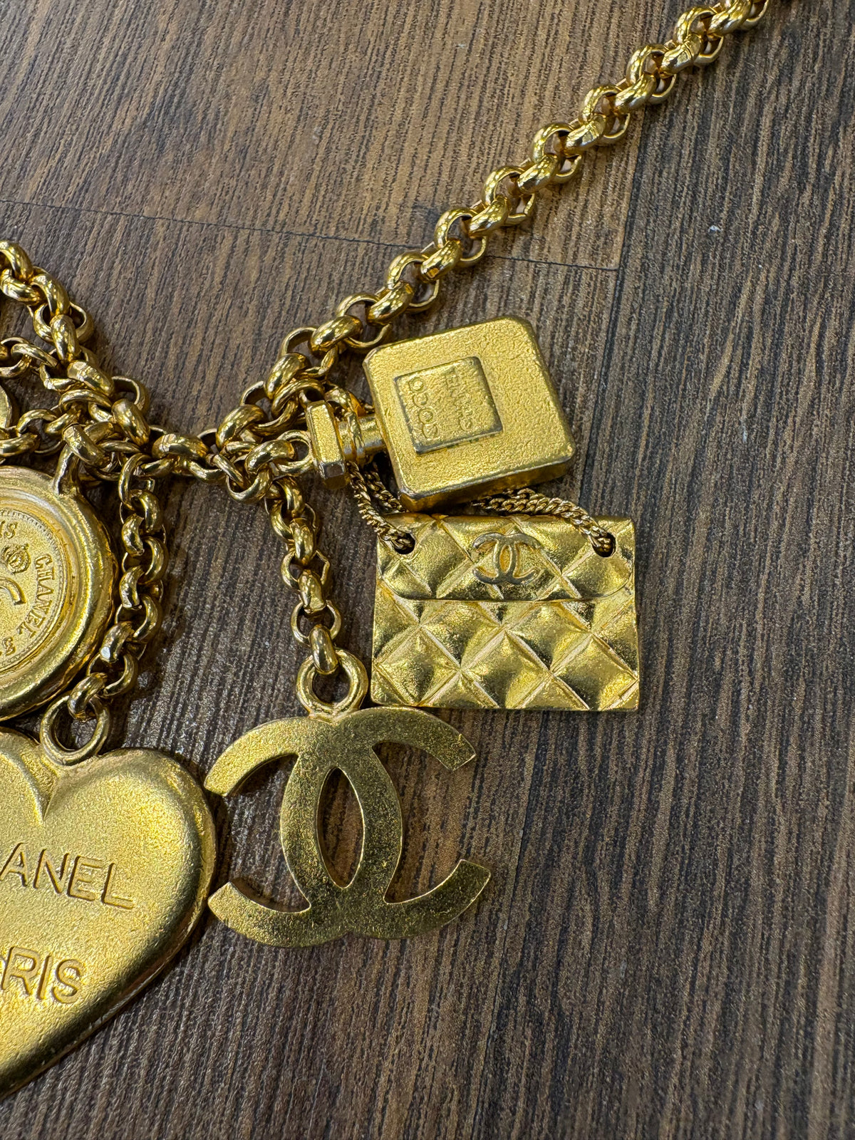 Chanel Cintura a catena con ciondoli portafortuna (Lucky Charms) . Vintage metà anni ‘90