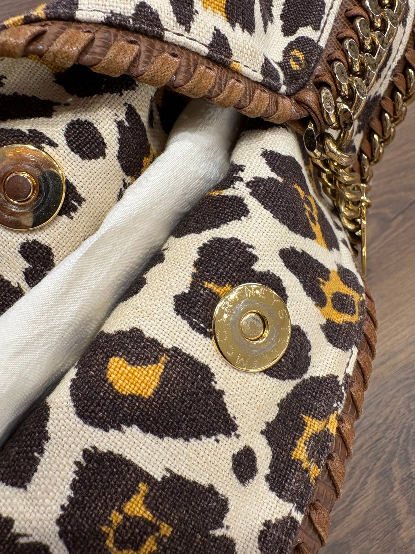 Borsa Stella McCartney Falabella Fold-Over Tote in Tela Canvas Leopardata con Catena Dorata