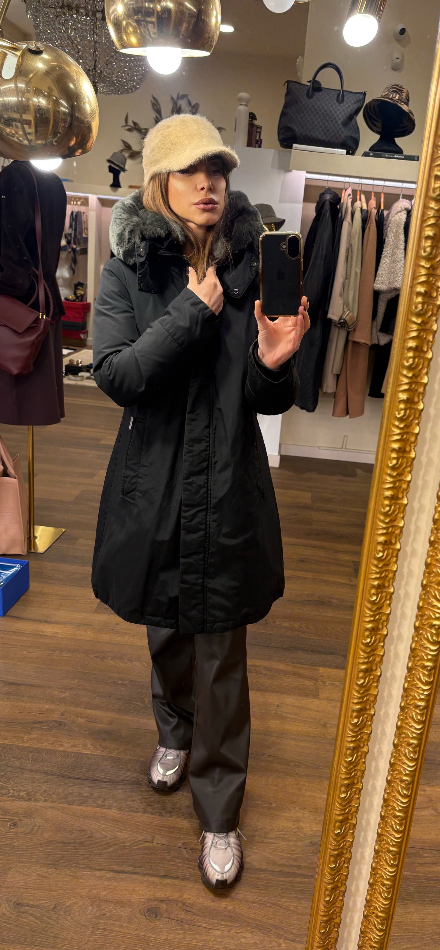 Woolrich parka Bow Bridge nero in tessuto Ramar e pelliccia vera tg44