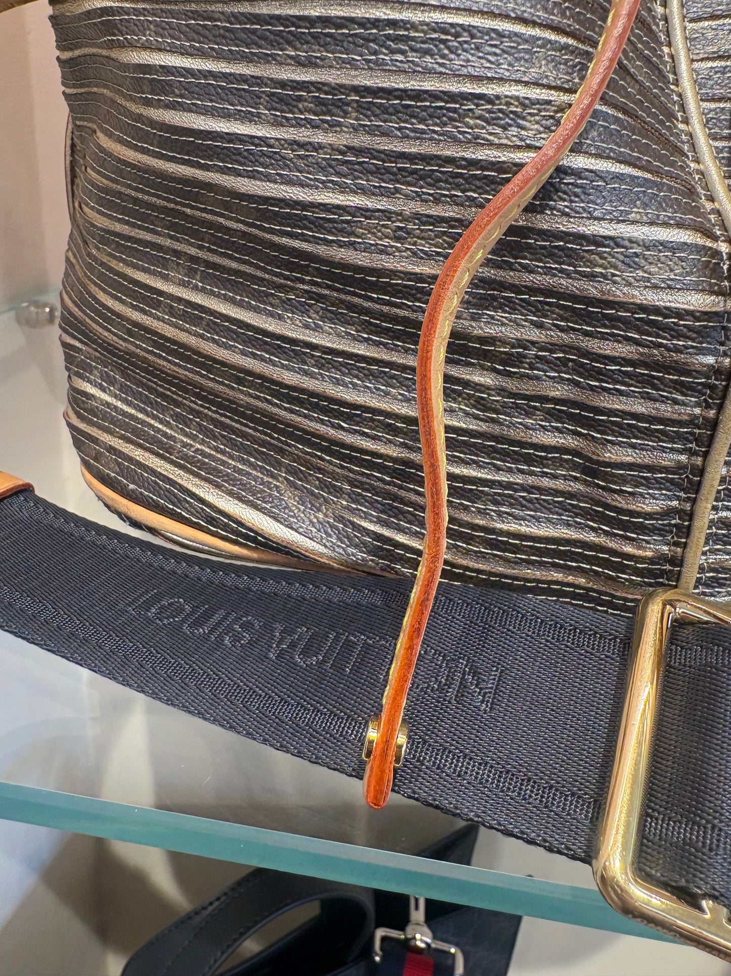 Louis Vuitton Borsa a Secchiello Eden Neo Monogram Argento Lim. Edition 2010