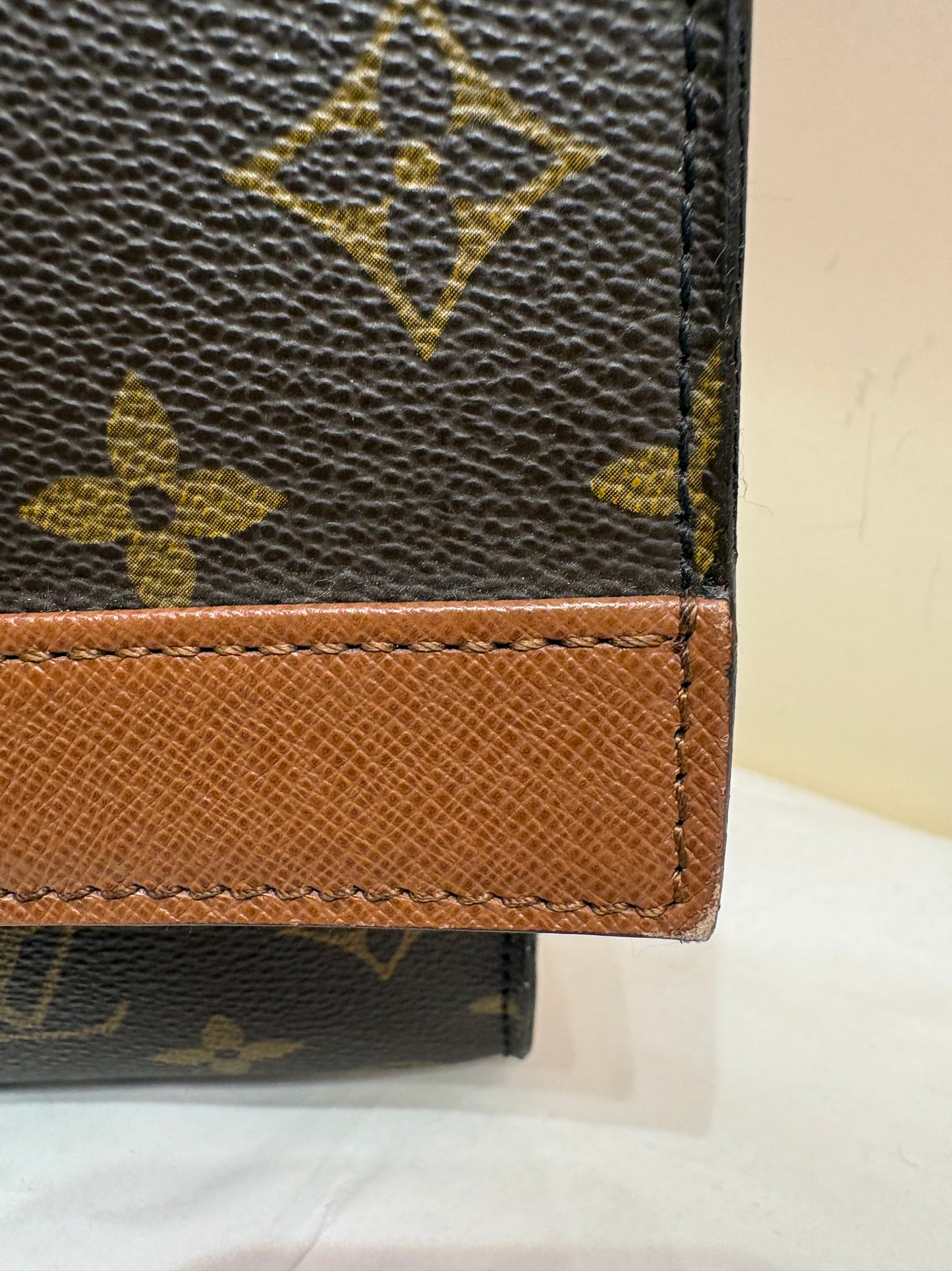 Louis Vuitton pochette Porta Envelople Clutch